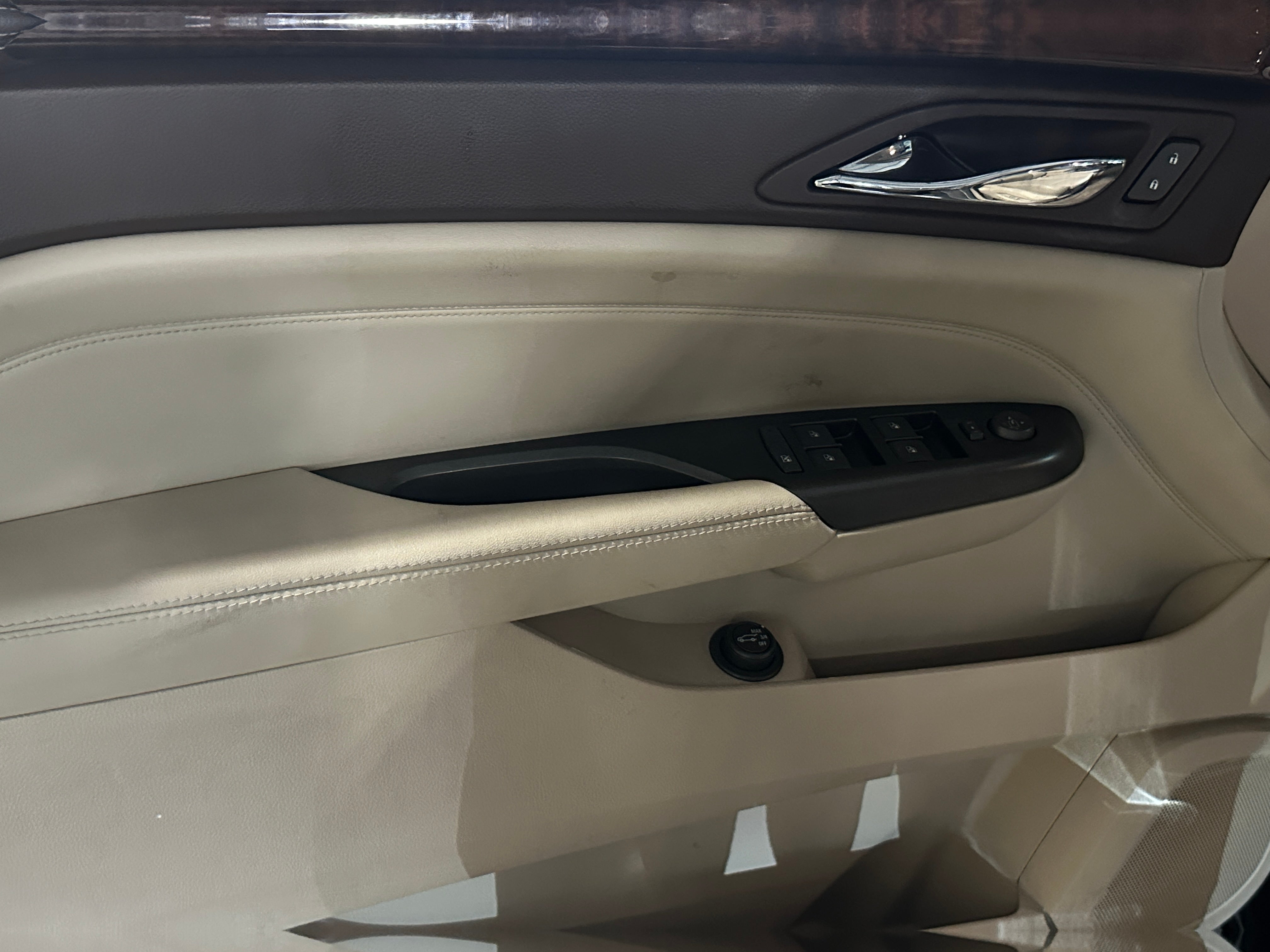 Used 2012 Cadillac SRX Luxury Collection with VIN 3GYFNAE3XCS631219 for sale in Pewaukee, WI