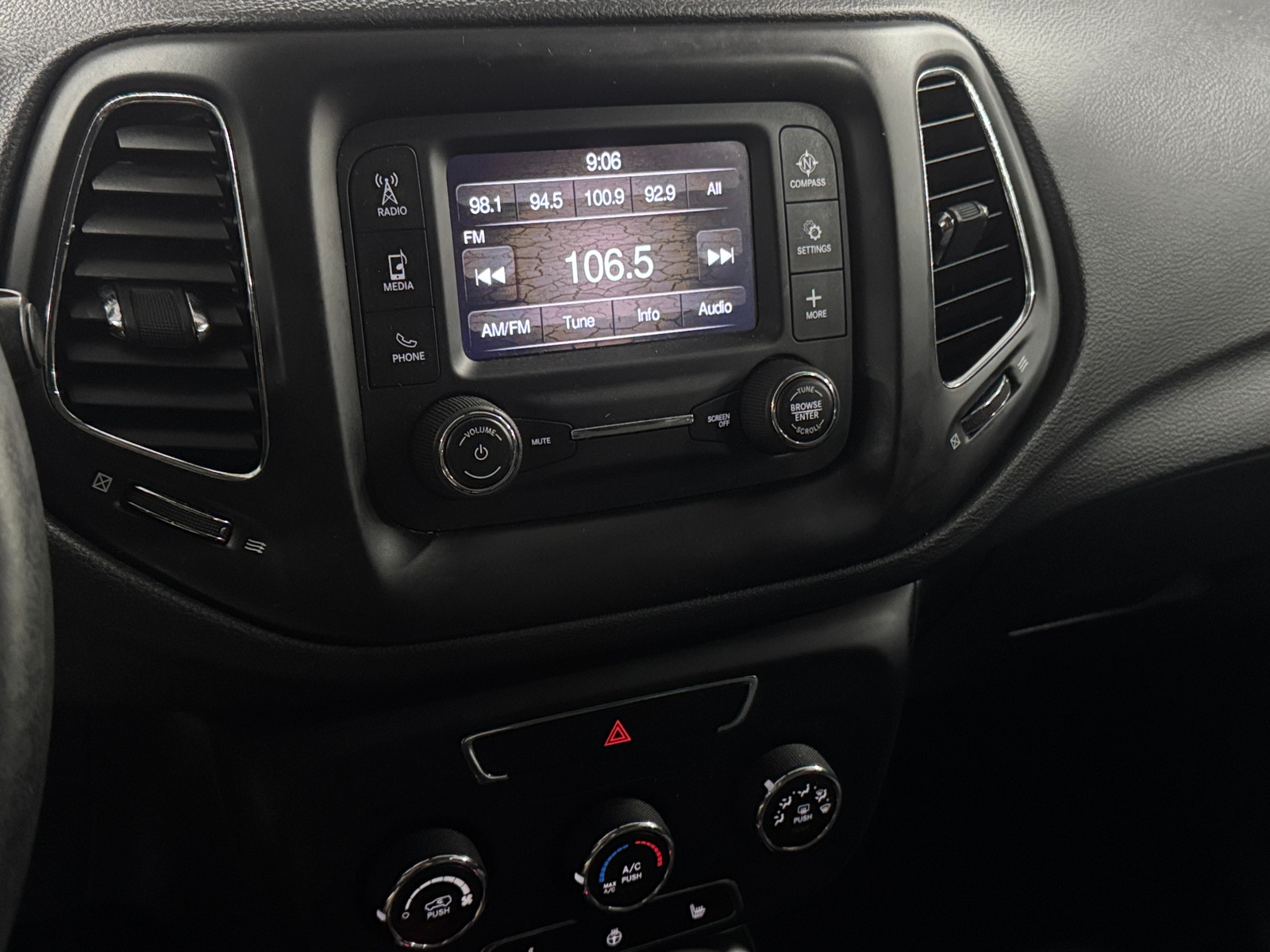 Thumbnail: 2018 Jeep Compass - 4