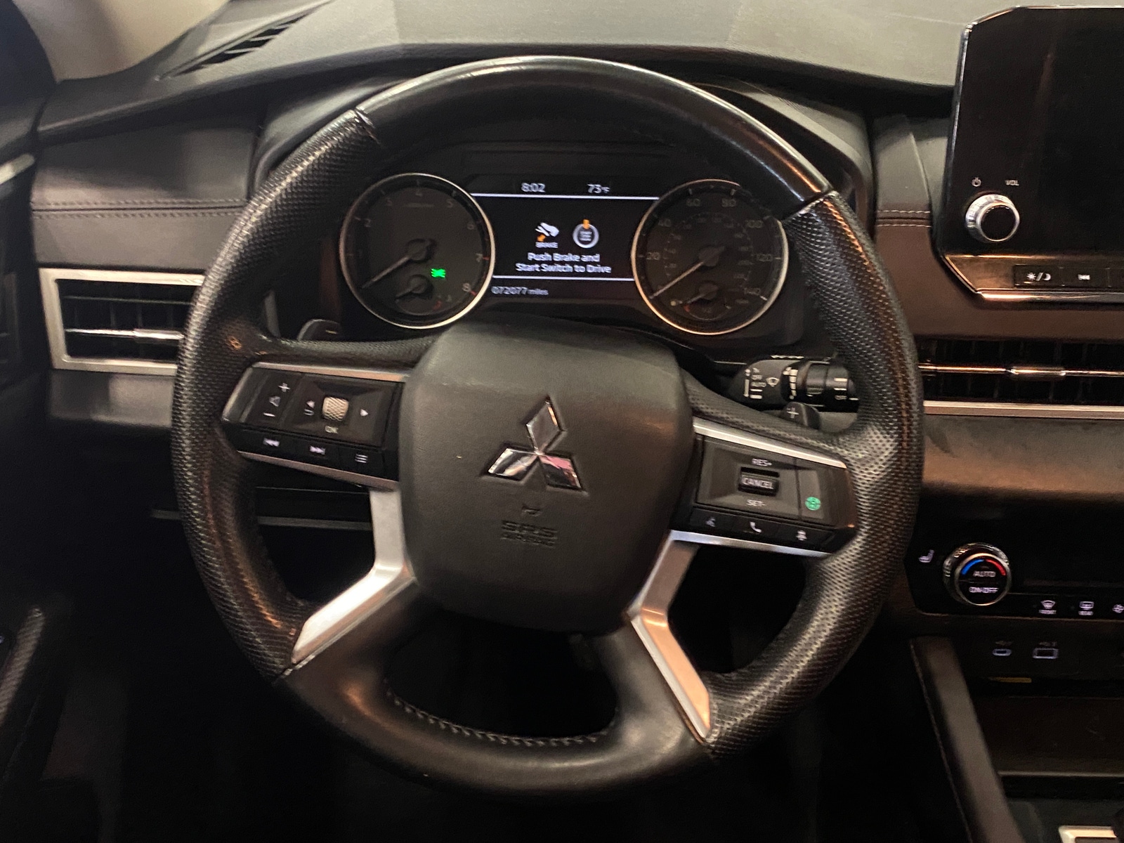 Thumbnail: 2024 Mitsubishi Outlander - 4