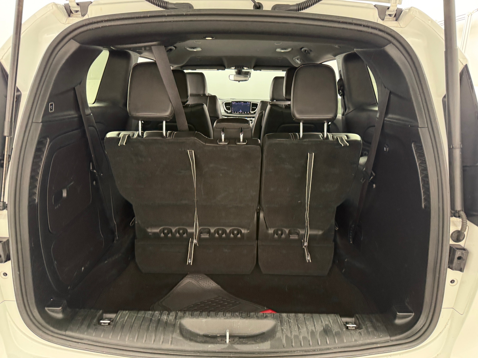 Thumbnail: 2024 Chrysler Pacifica - 6