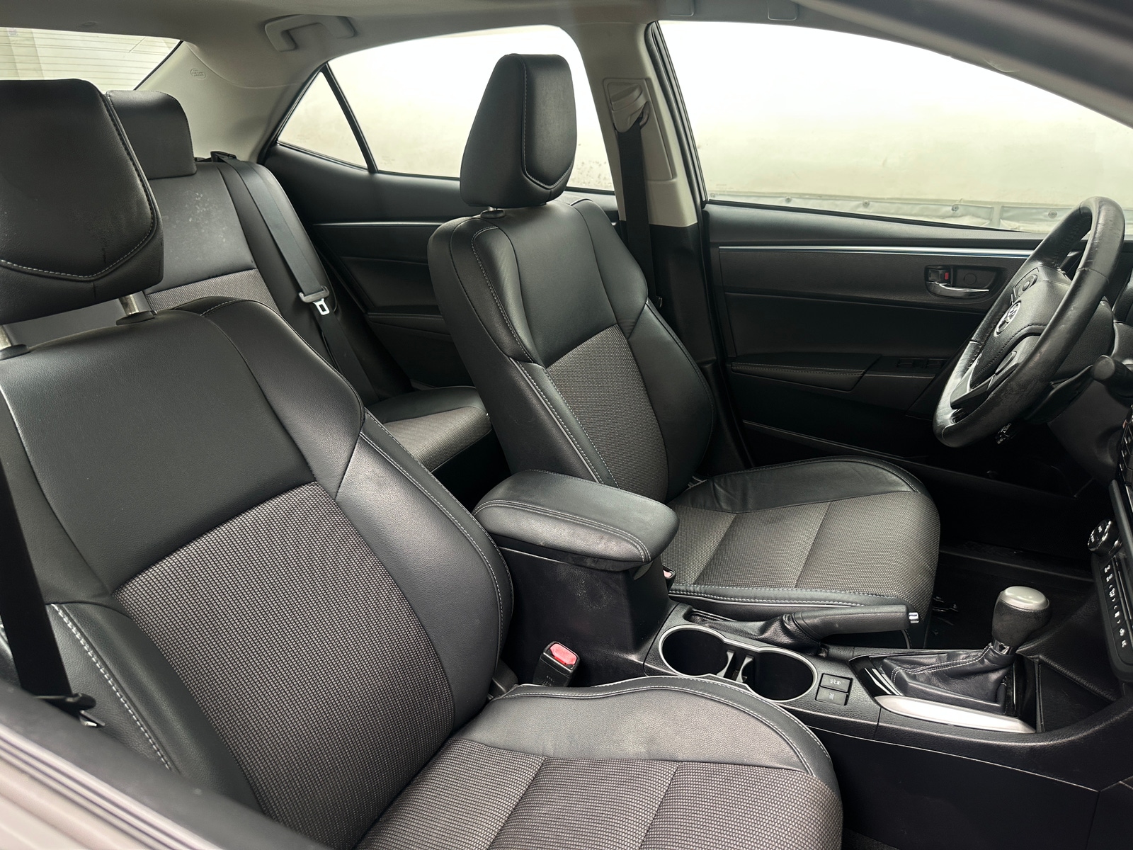 Thumbnail: 2015 Toyota Corolla - 2