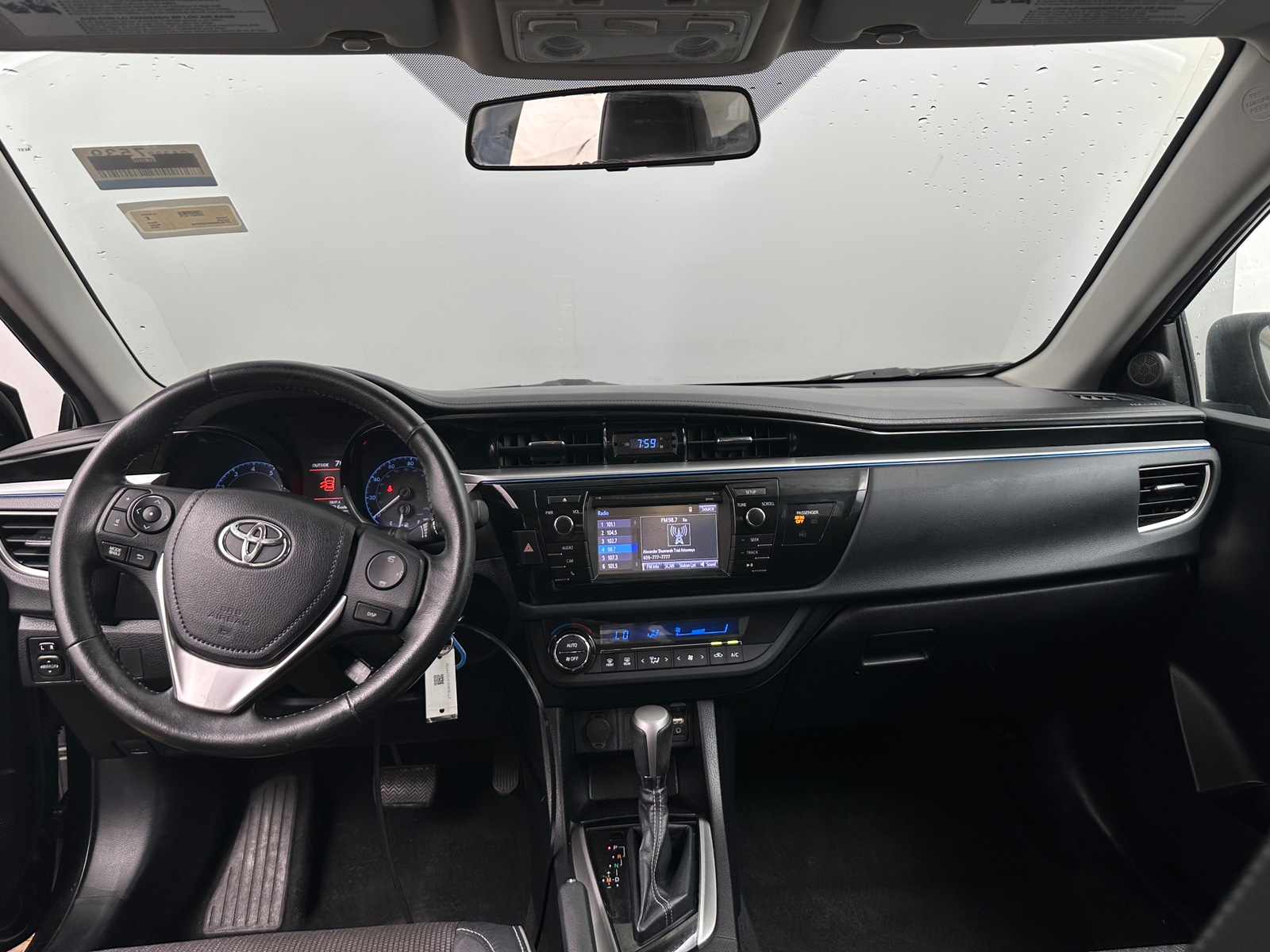 Thumbnail: 2015 Toyota Corolla - 3
