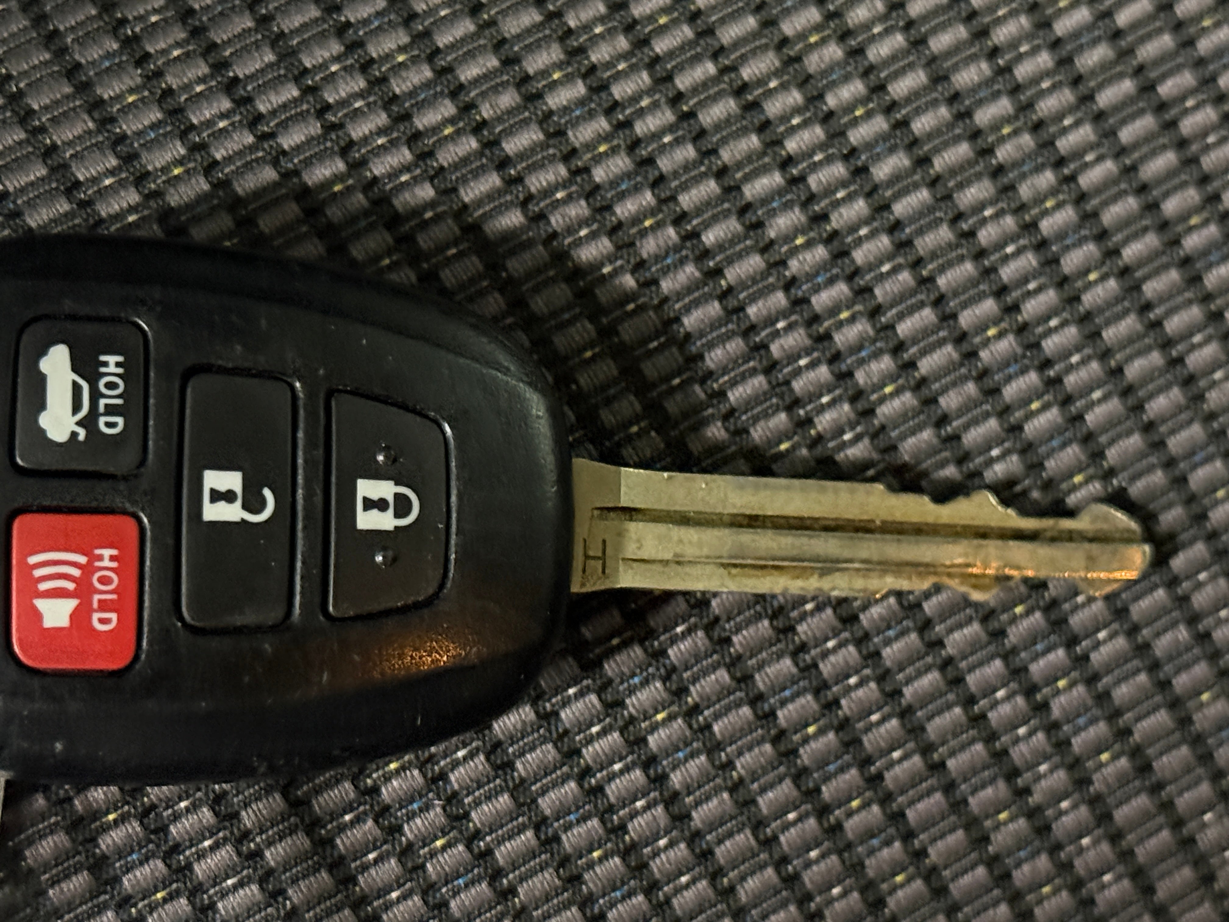 2T1BURHE4FC279730