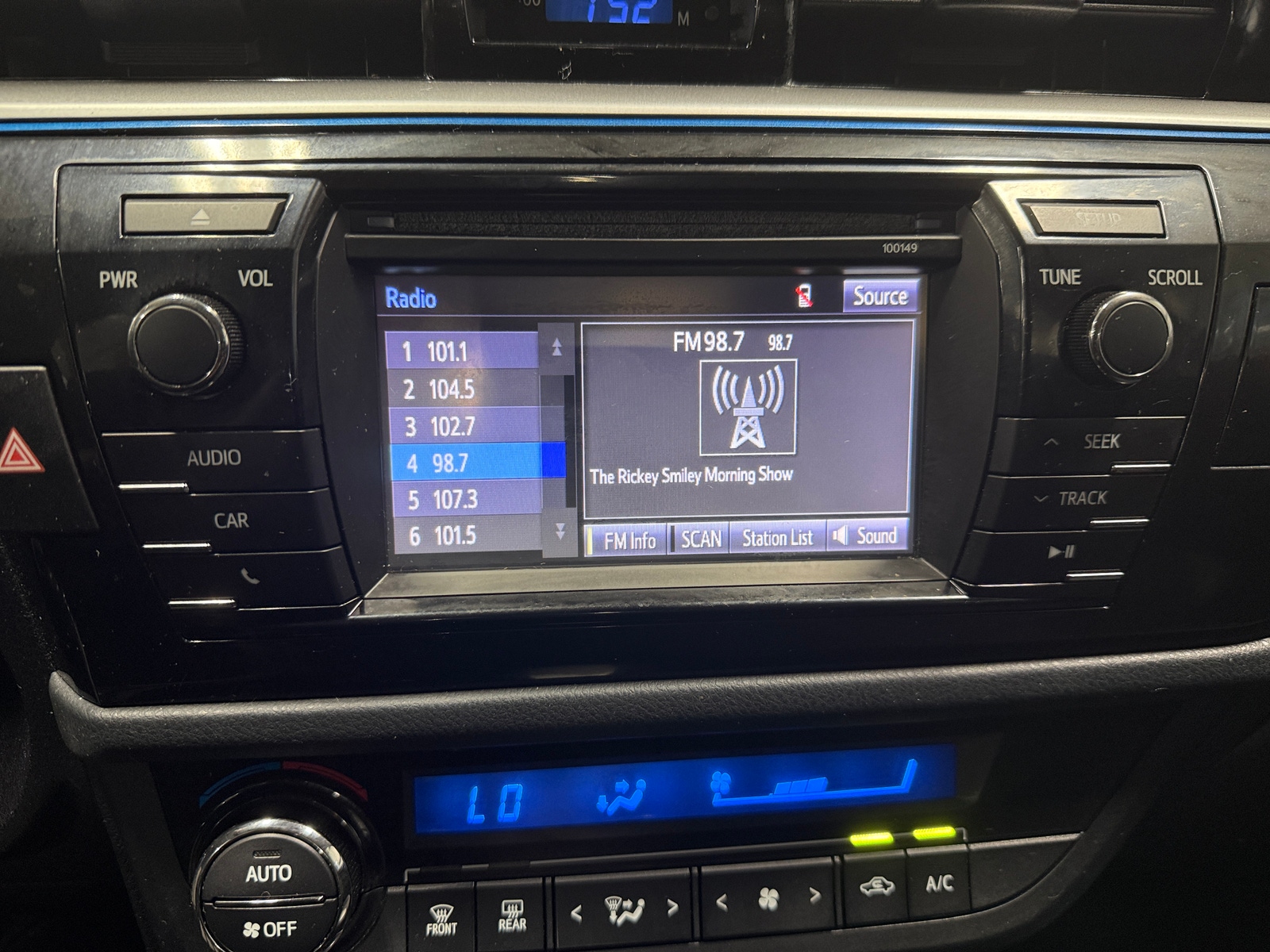 Thumbnail: 2015 Toyota Corolla - 4