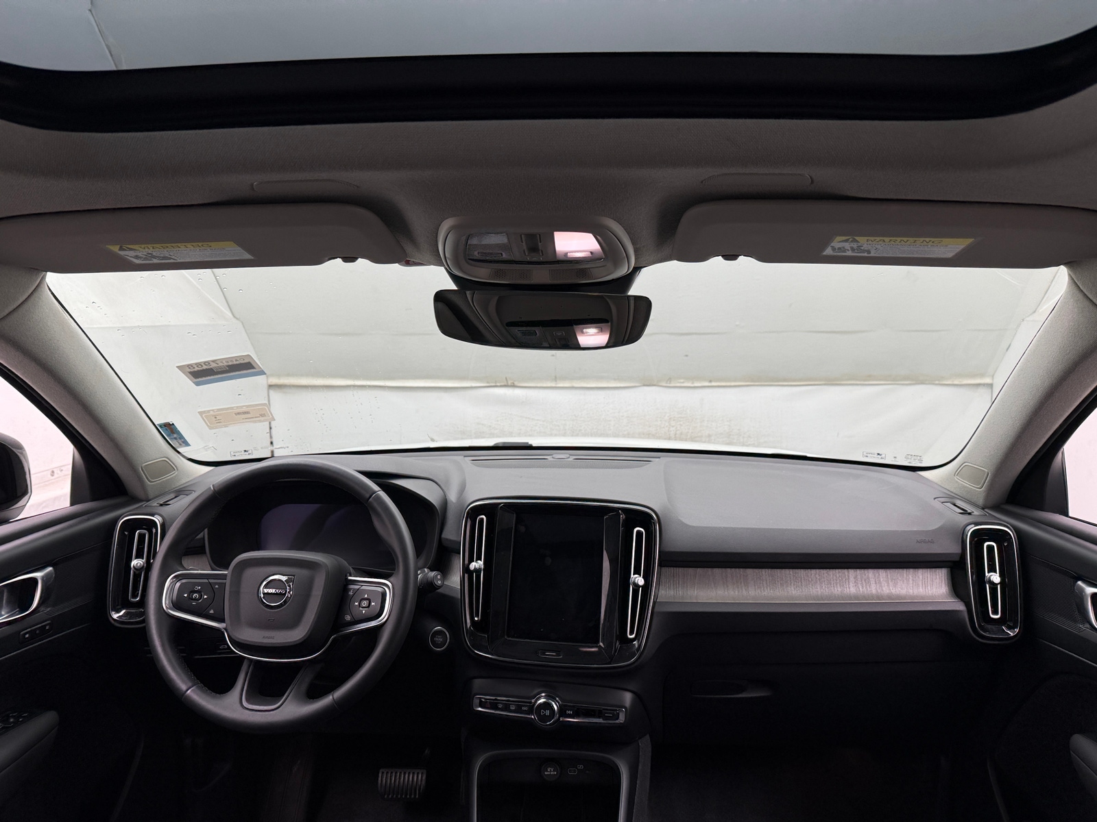 Thumbnail: 2024 Volvo XC40 - 3