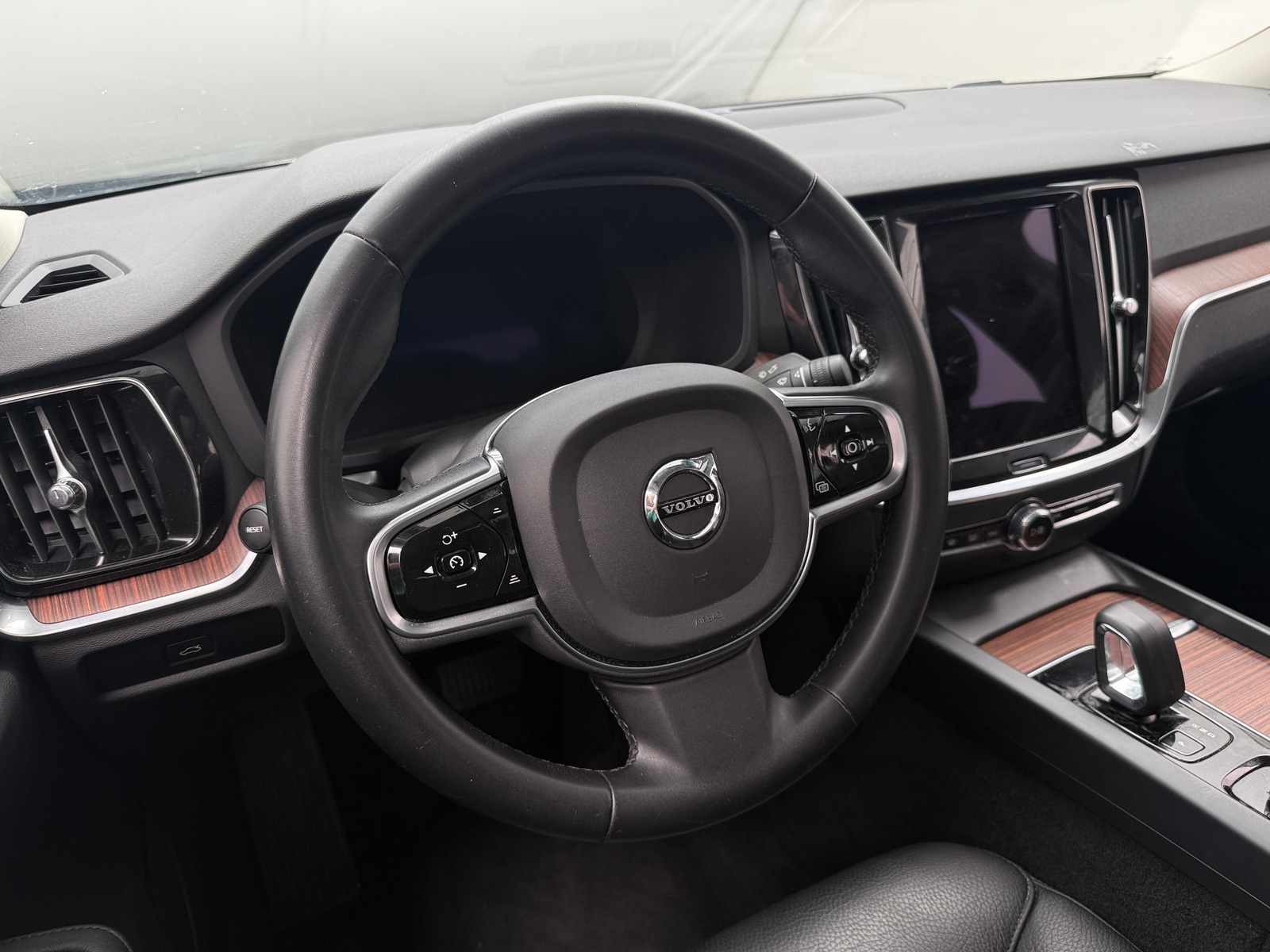 Thumbnail: 2023 Volvo S60 - 4