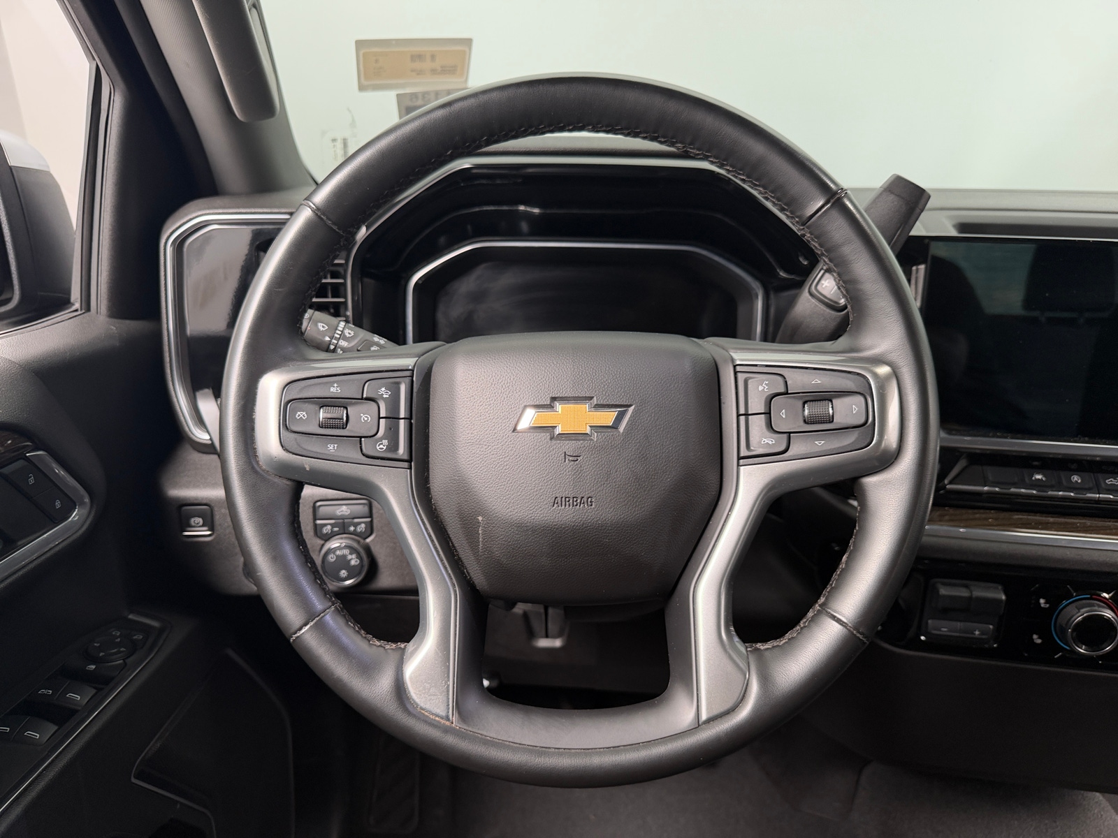 Thumbnail: 2025 Chevrolet Silverado 1500 - 5
