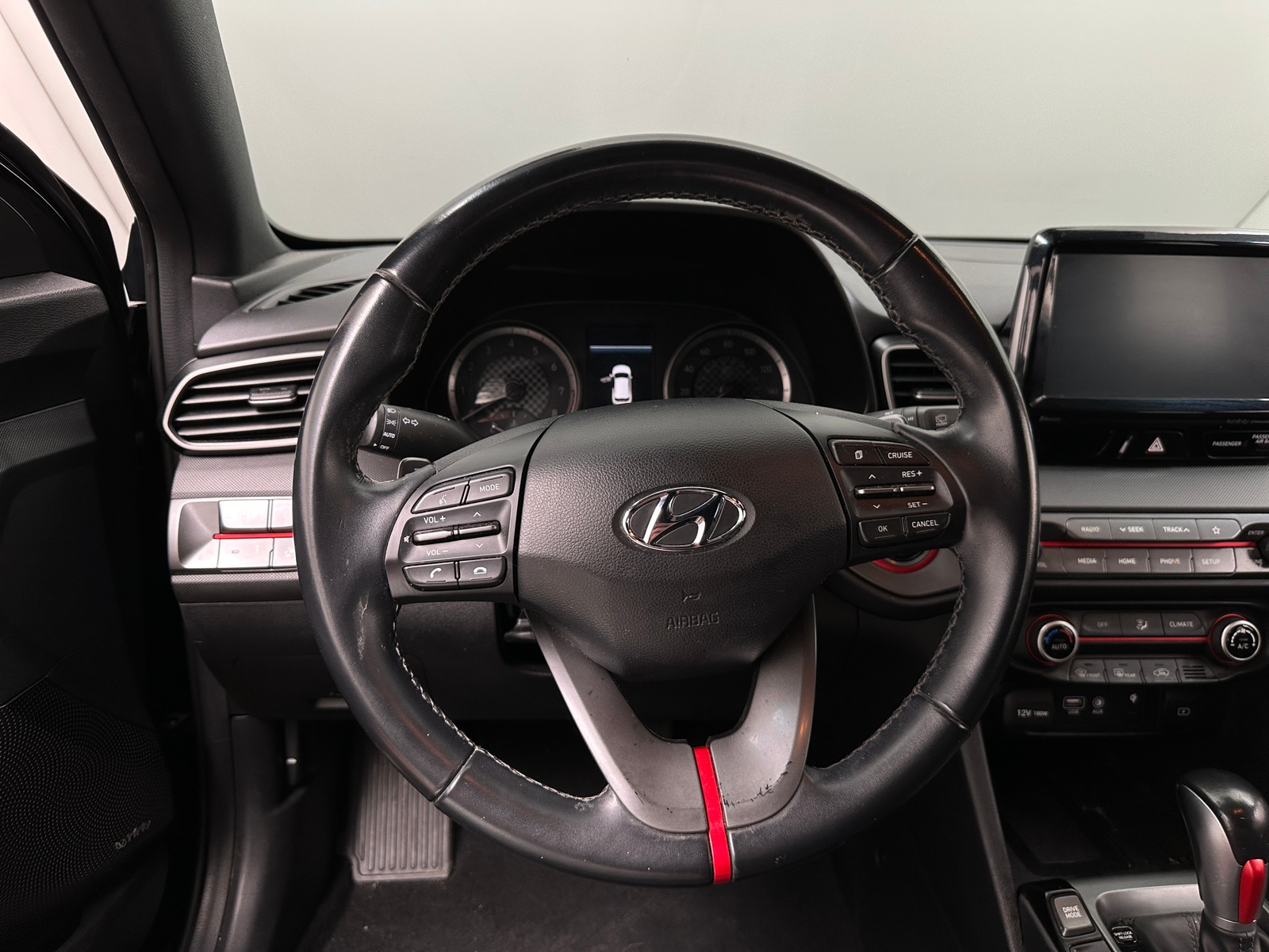 Thumbnail: 2020 Hyundai Veloster - 5