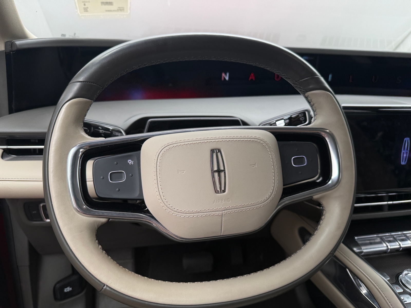 Thumbnail: 2024 Lincoln Nautilus - 4