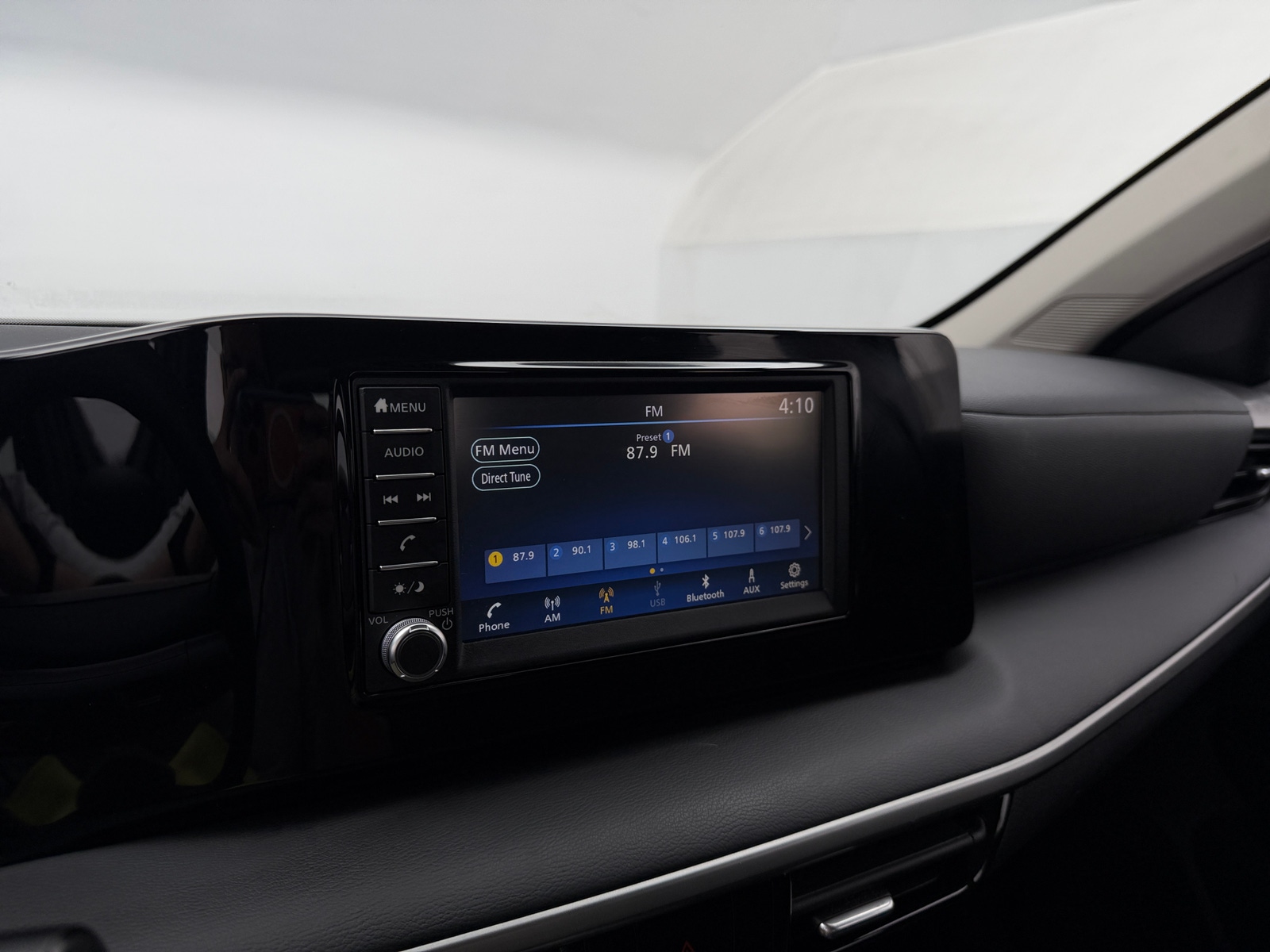 Thumbnail: 2025 Nissan Kicks - 4