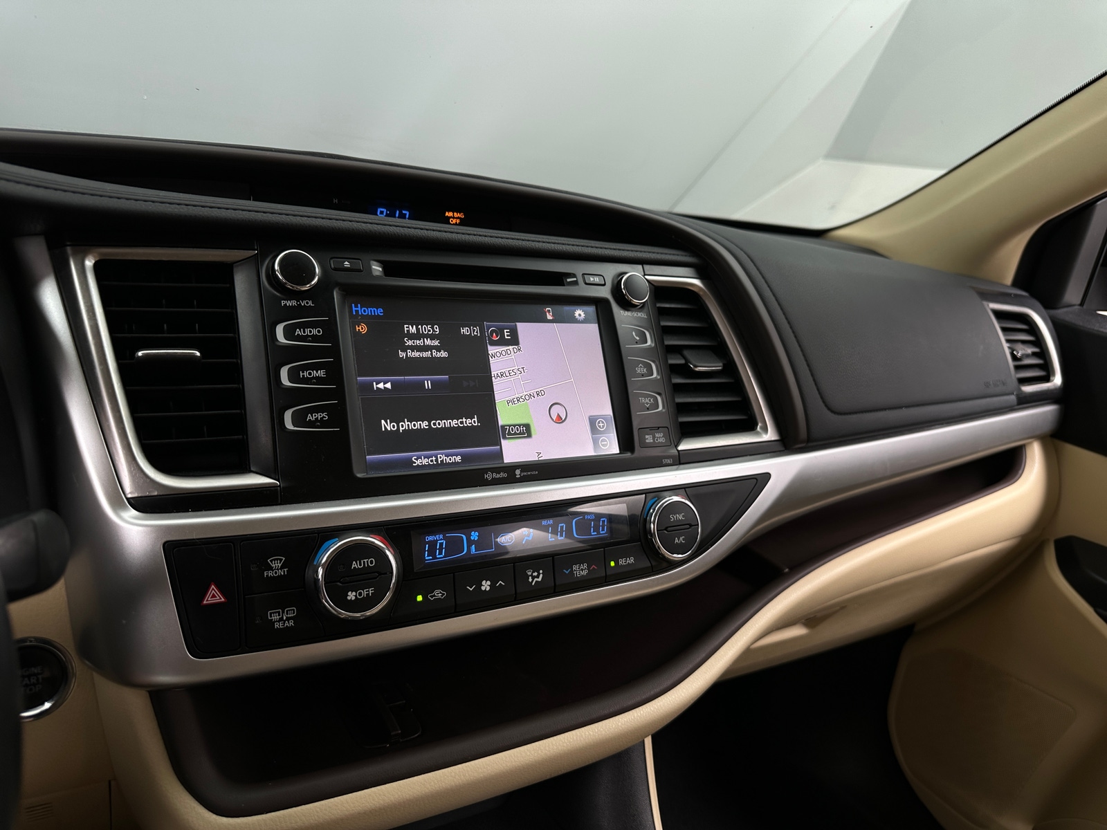 Thumbnail: 2015 Toyota Highlander - 4