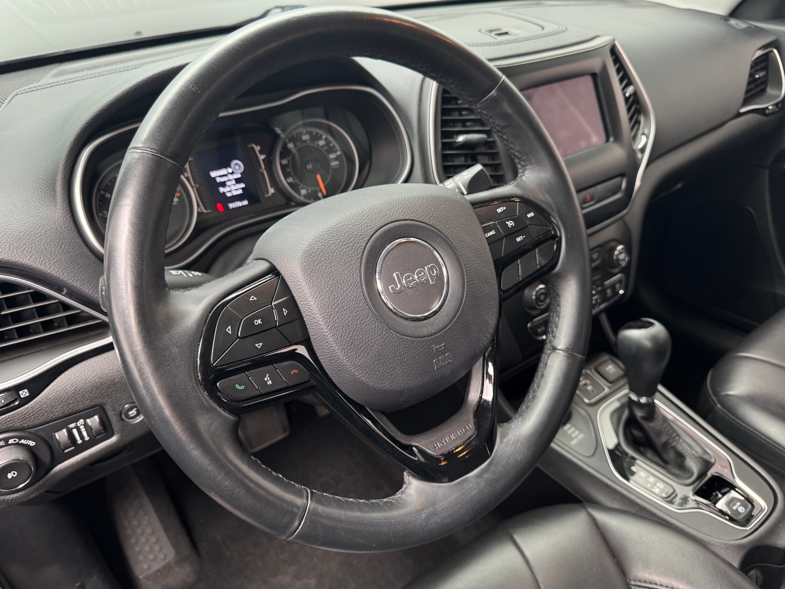 Thumbnail: 2019 Jeep Cherokee - 5