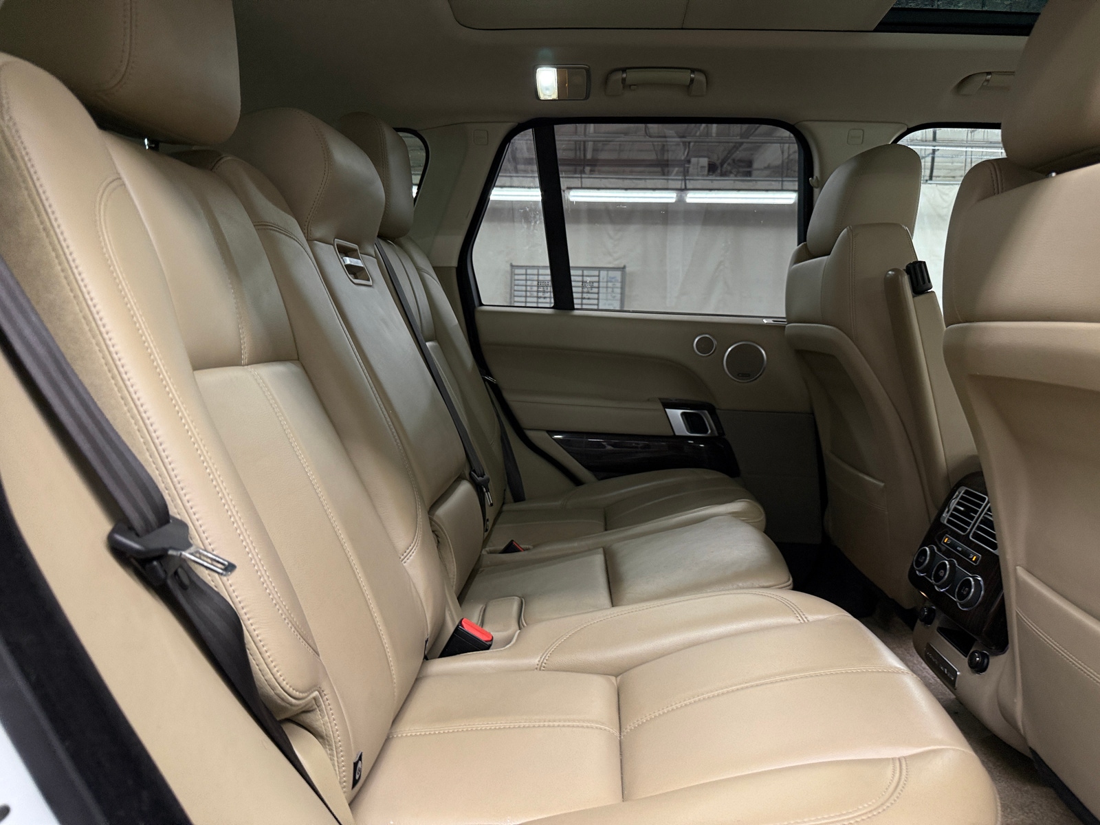 Thumbnail: 2016 Land Rover Range Rover - 5