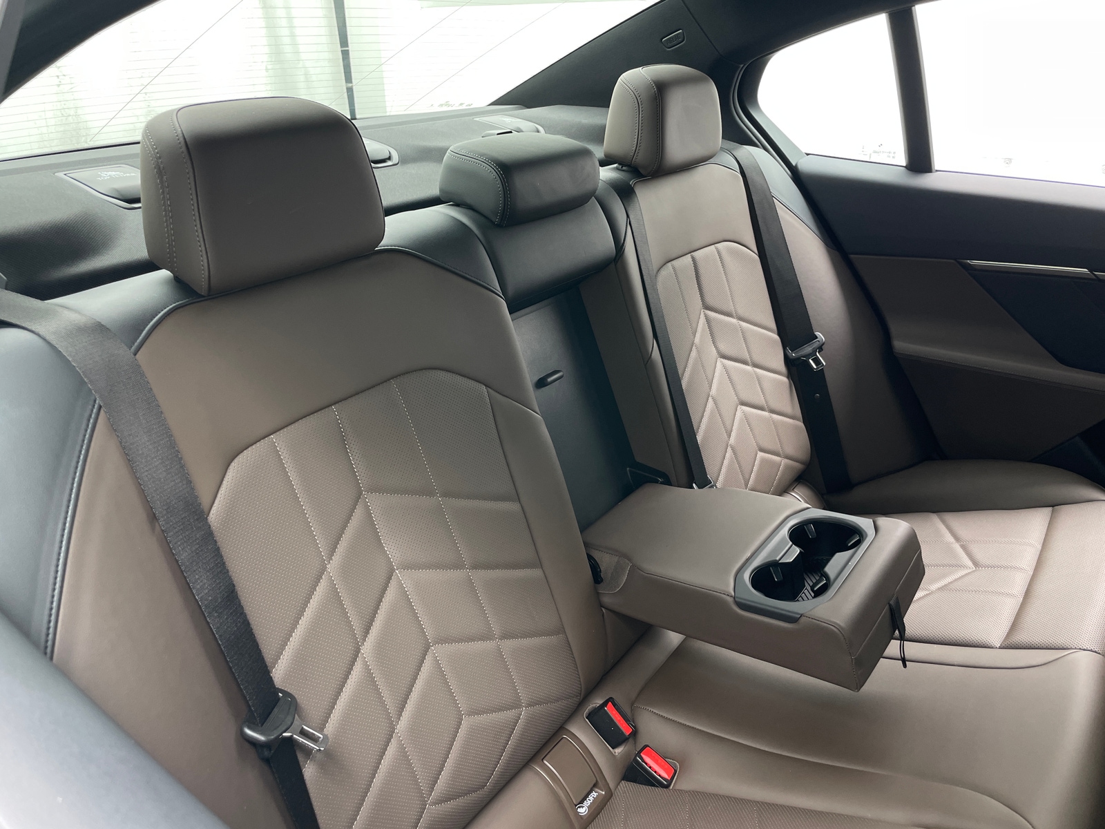 Thumbnail: 2026 BMW 5 Series - 5