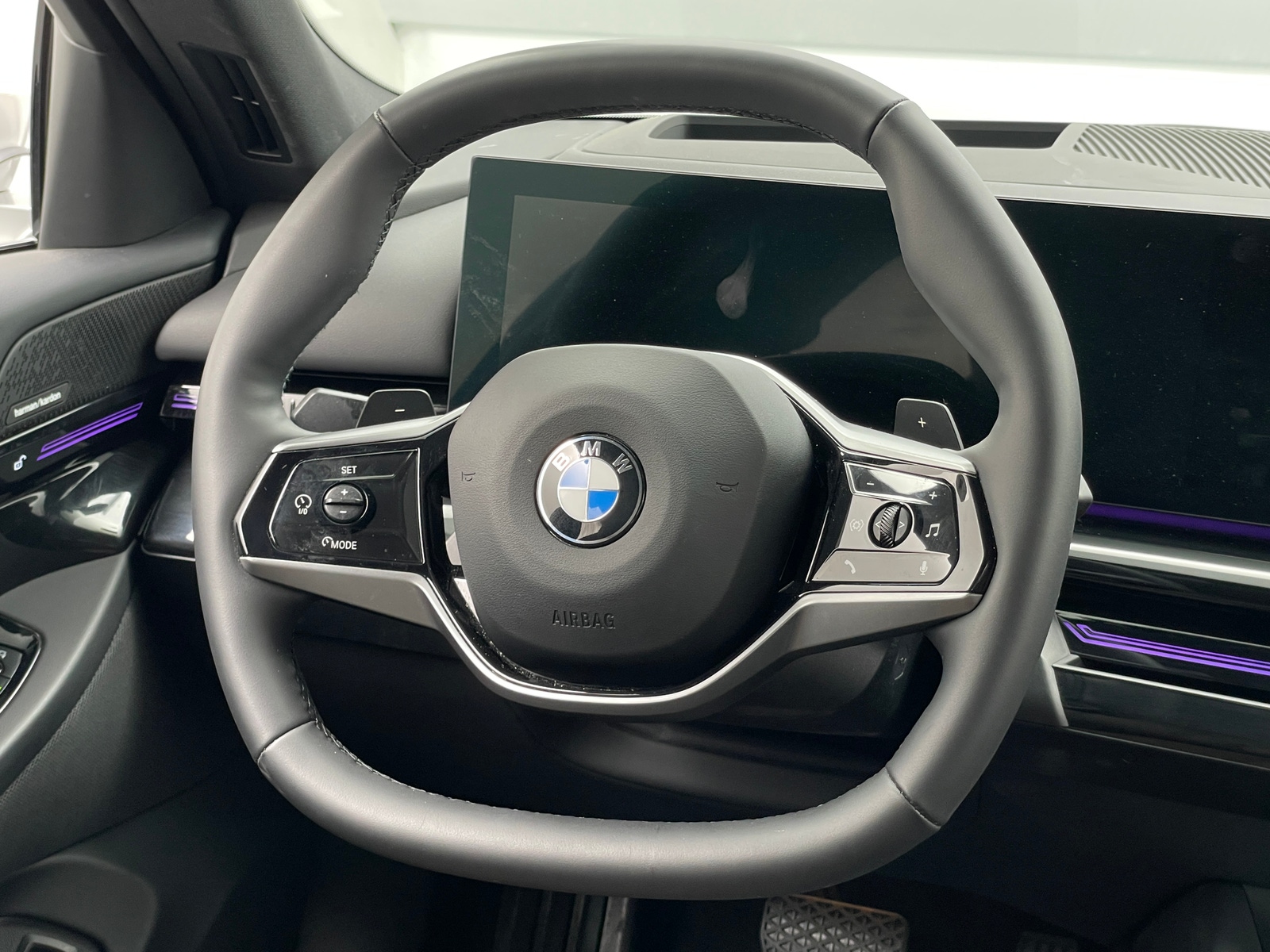 Thumbnail: 2026 BMW 5 Series - 4