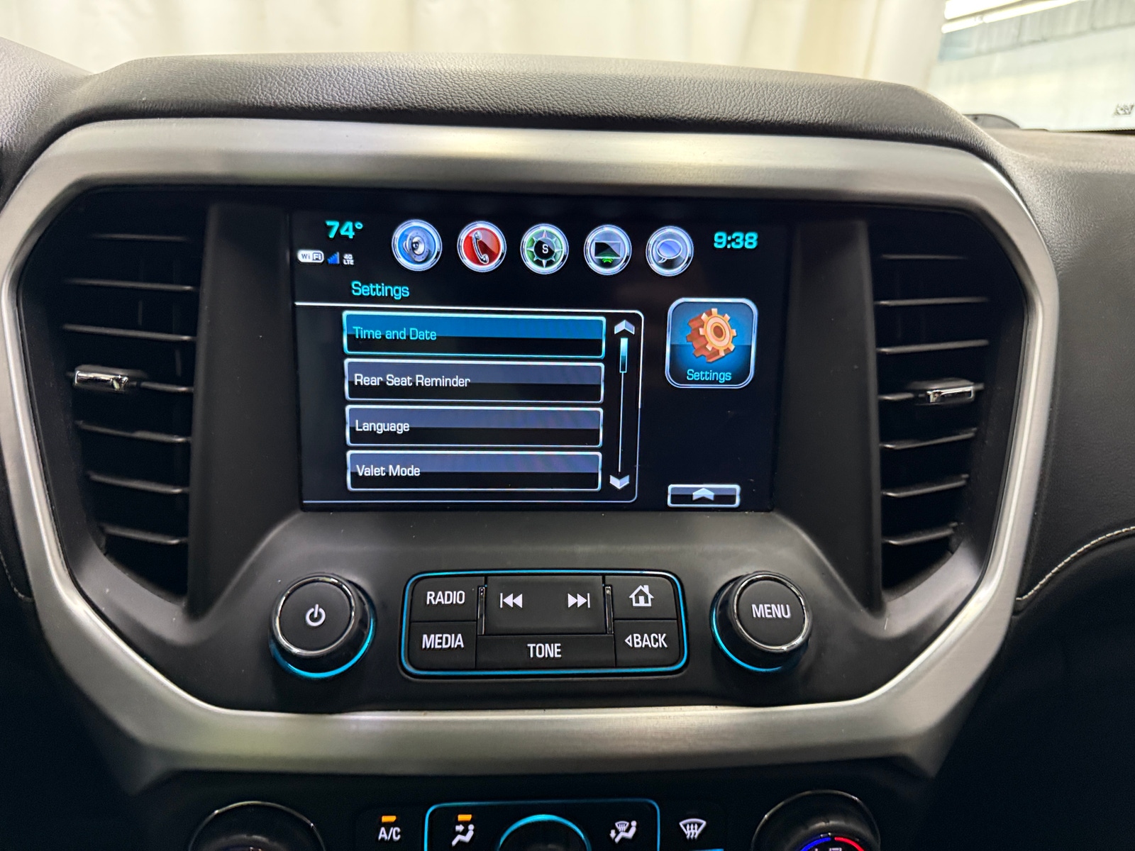 Thumbnail: 2019 GMC Acadia - 3