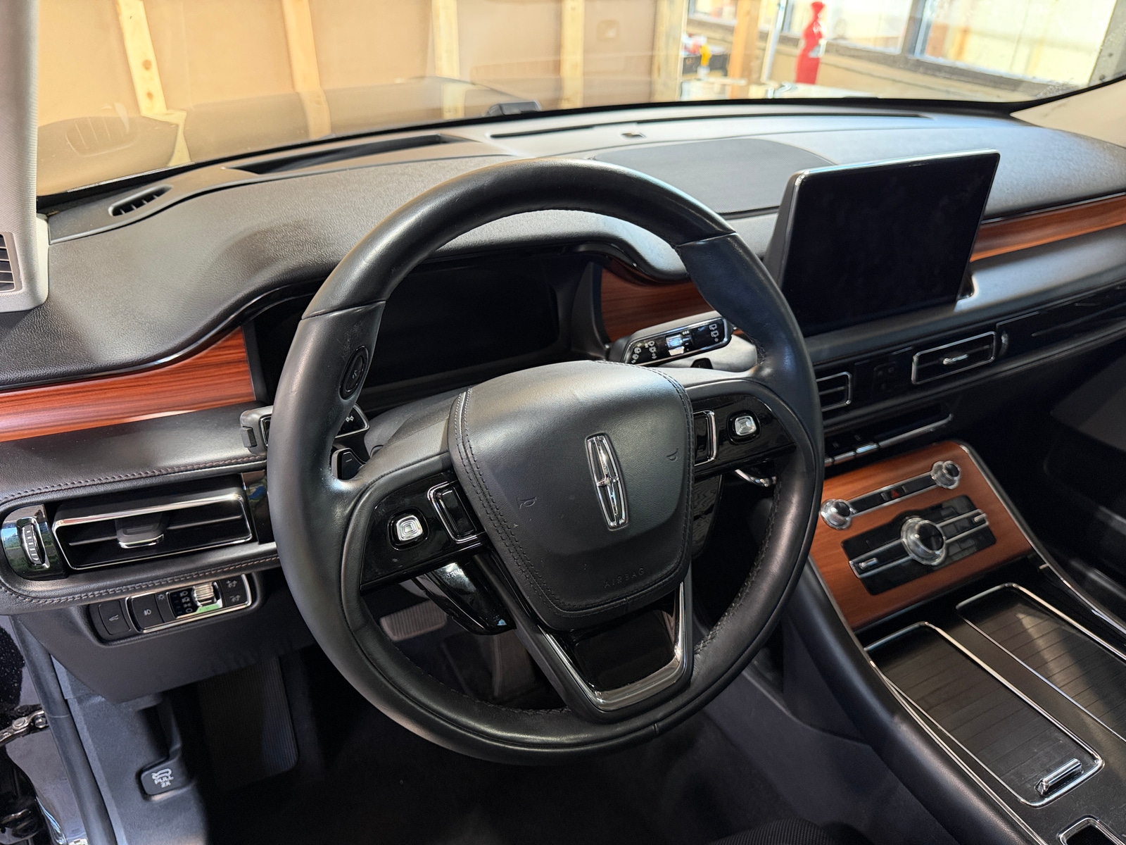 Thumbnail: 2020 Lincoln Aviator - 4