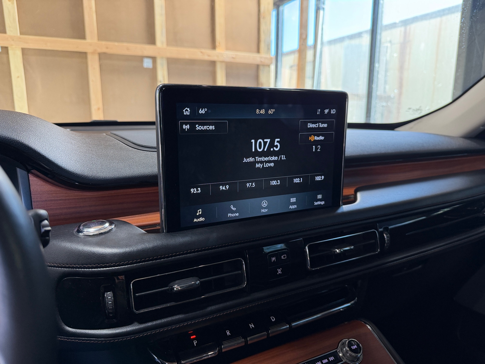 Thumbnail: 2020 Lincoln Aviator - 3