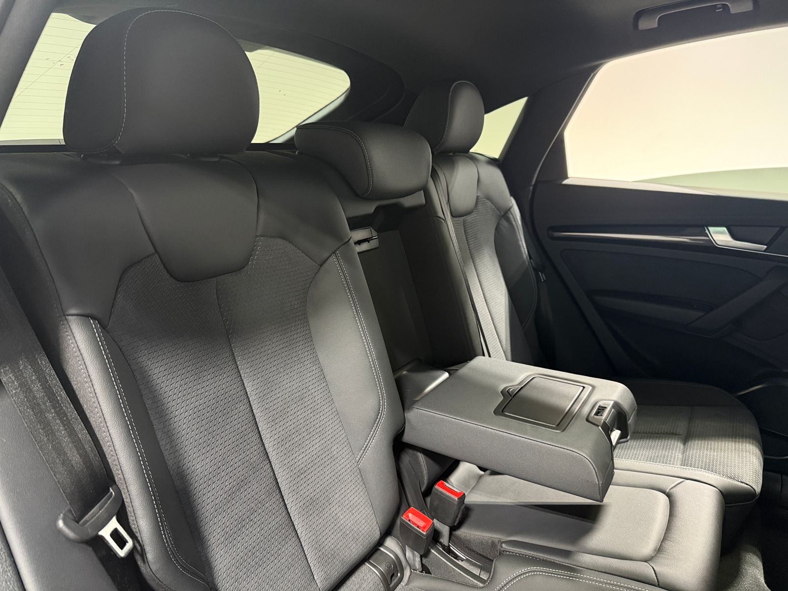 Thumbnail: 2022 Audi SQ5 - 5