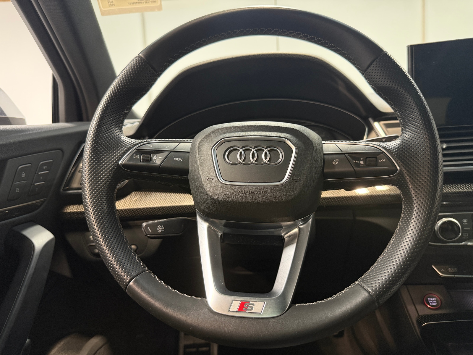 Thumbnail: 2022 Audi SQ5 - 4