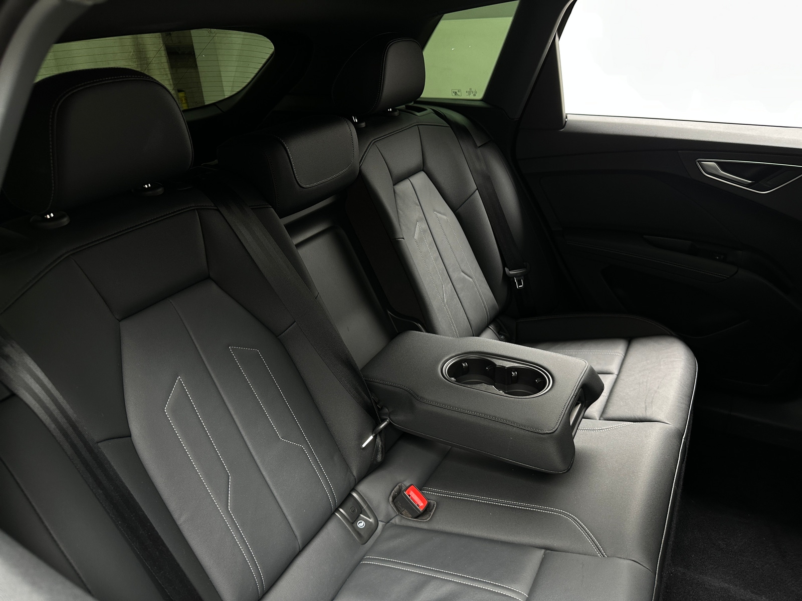 Thumbnail: 2022 Audi Q4 e-tron - 5