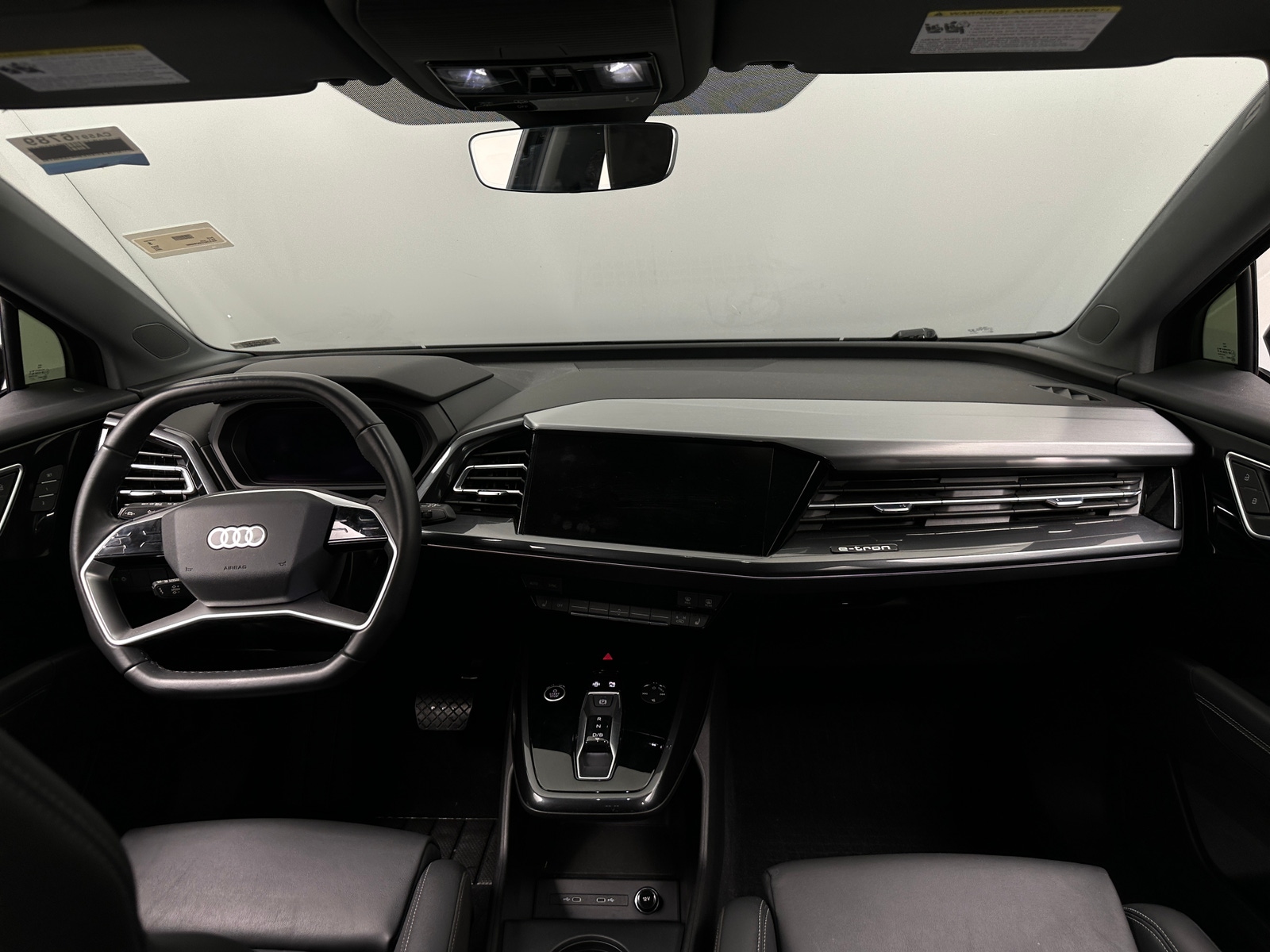 Thumbnail: 2022 Audi Q4 e-tron - 2