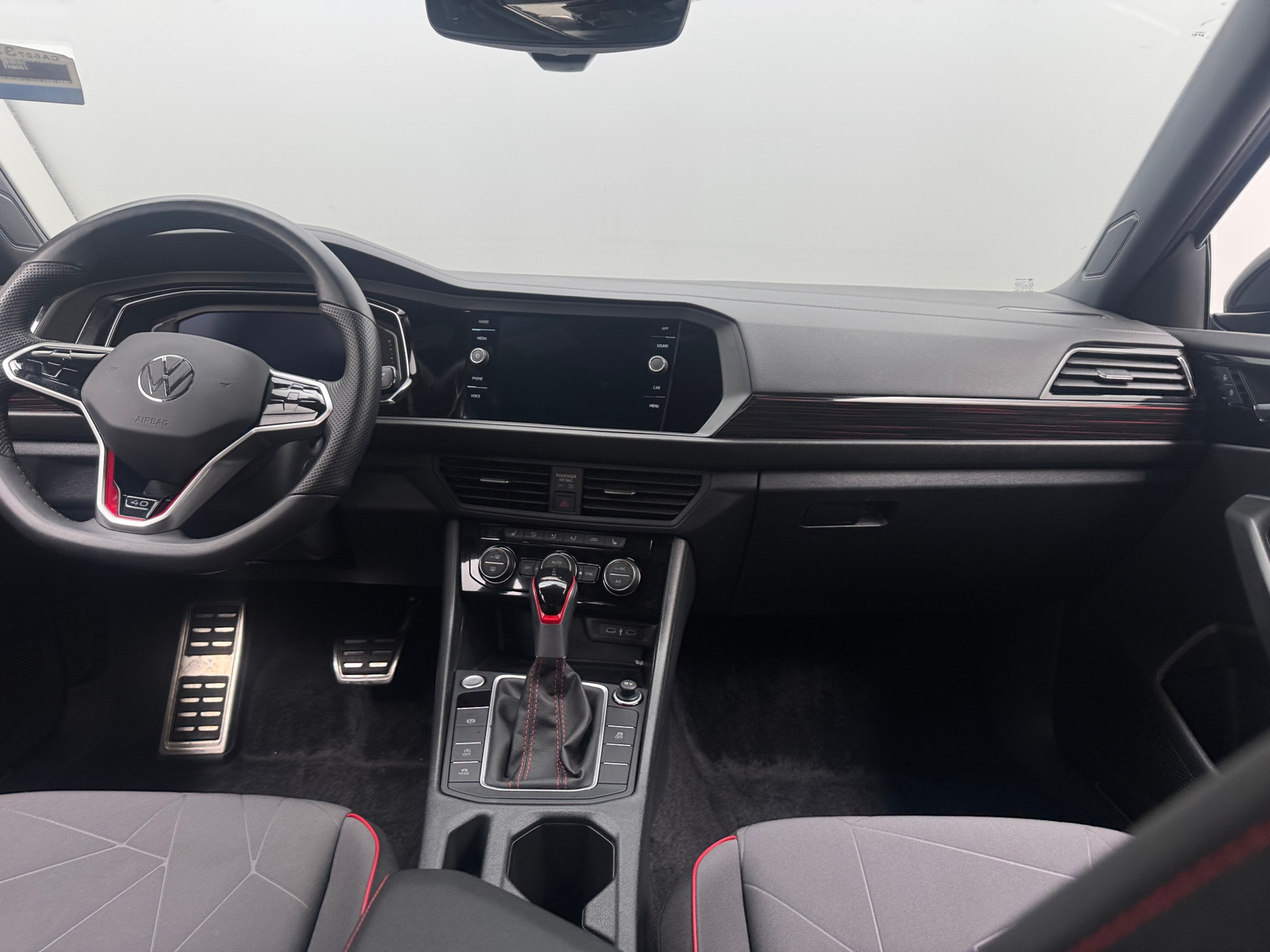 Thumbnail: 2024 Volkswagen Jetta - 3