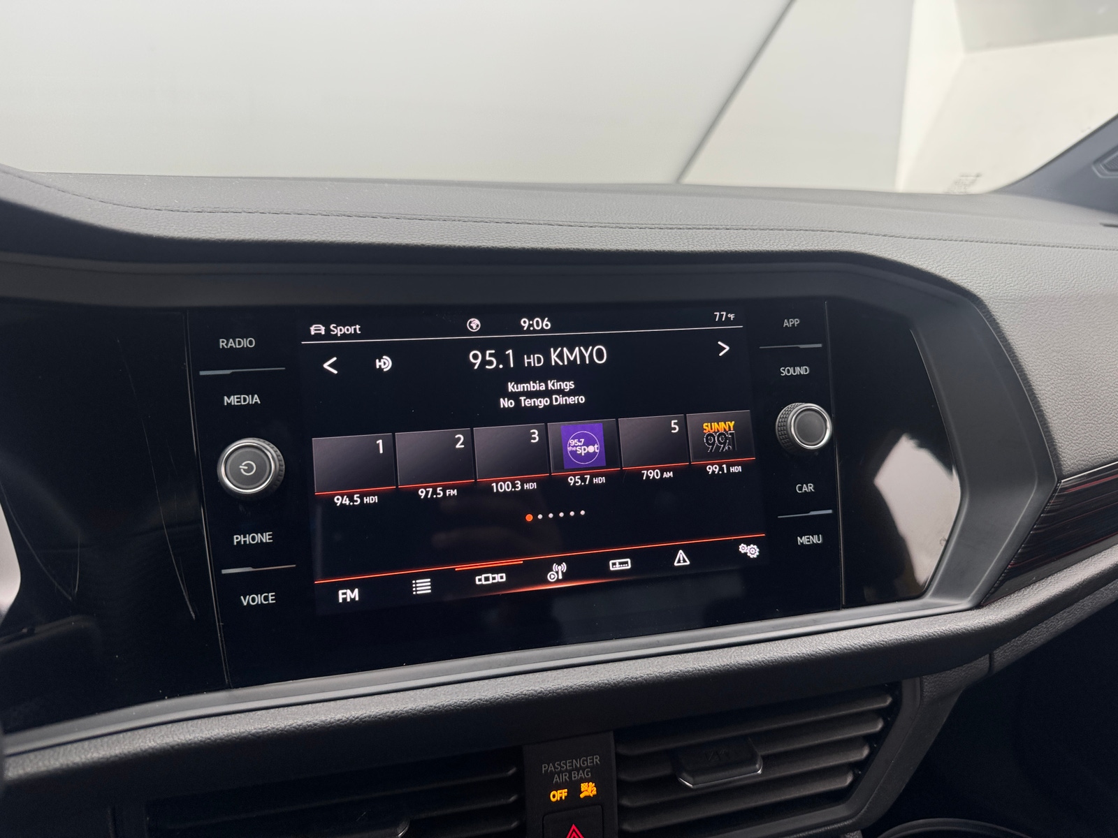 Thumbnail: 2024 Volkswagen Jetta - 4