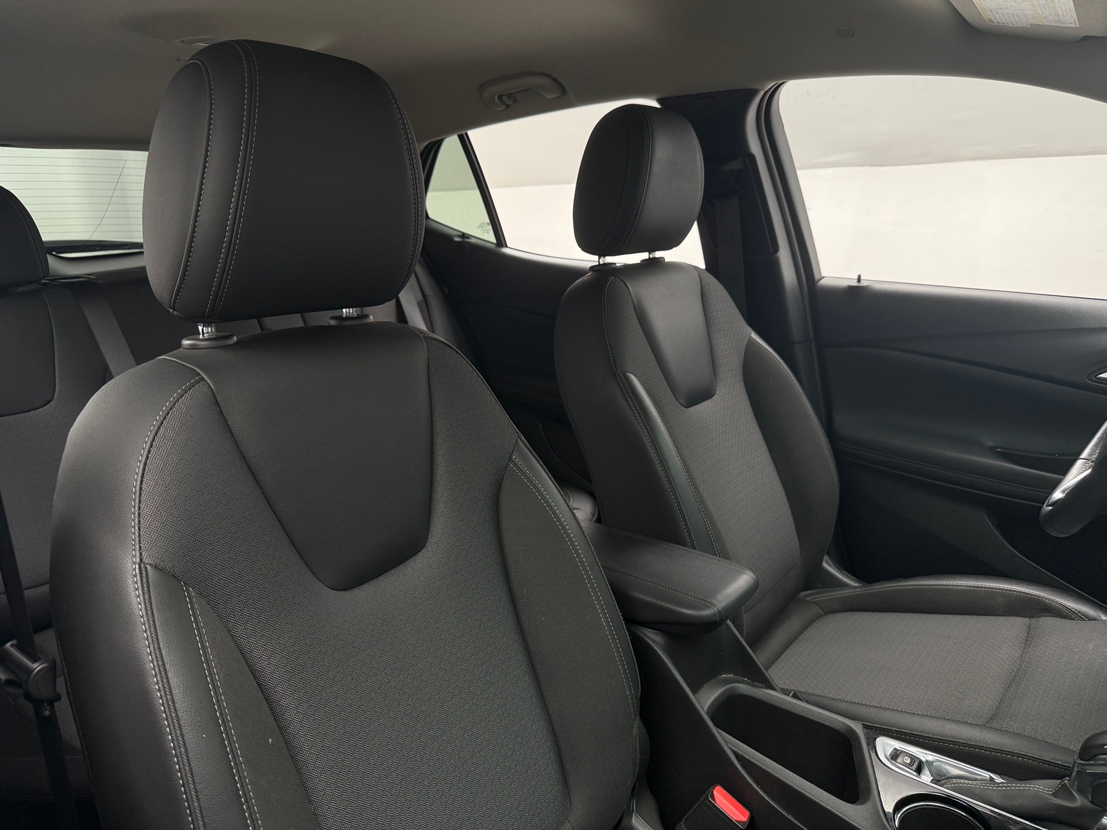 Thumbnail: 2022 Buick Encore GX - 2