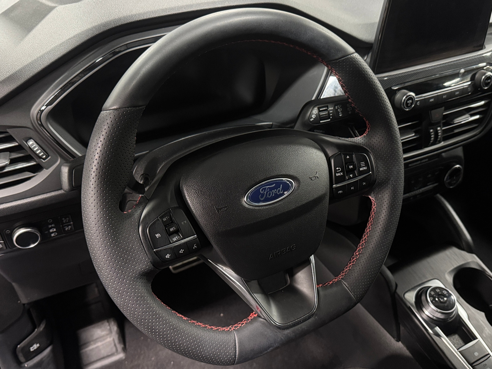 Thumbnail: 2023 Ford Escape - 5