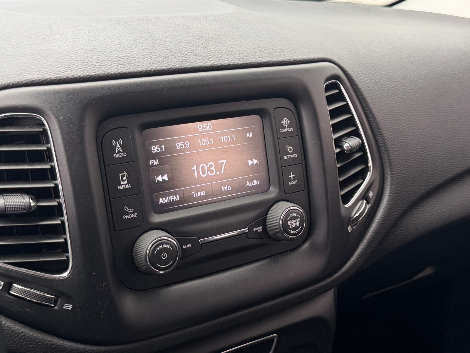 Thumbnail: 2018 Jeep Compass - 4