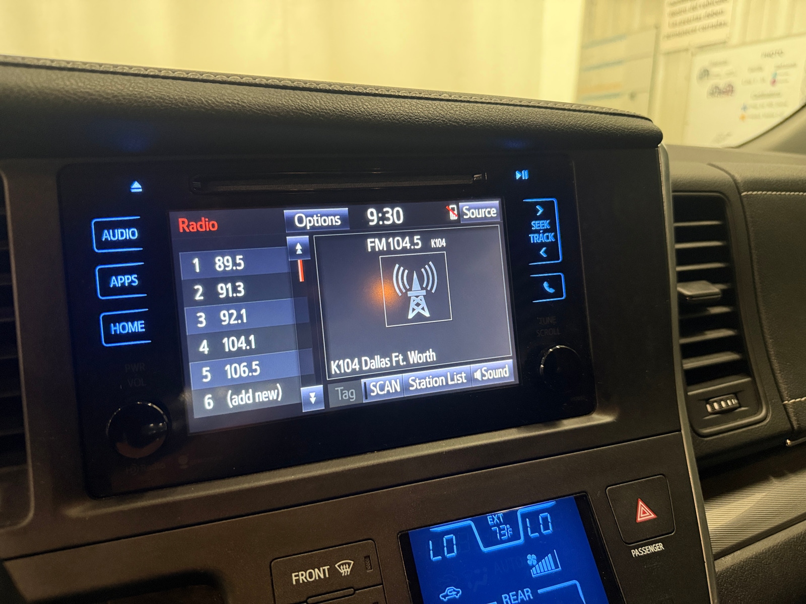 Thumbnail: 2015 Toyota Sienna - 3