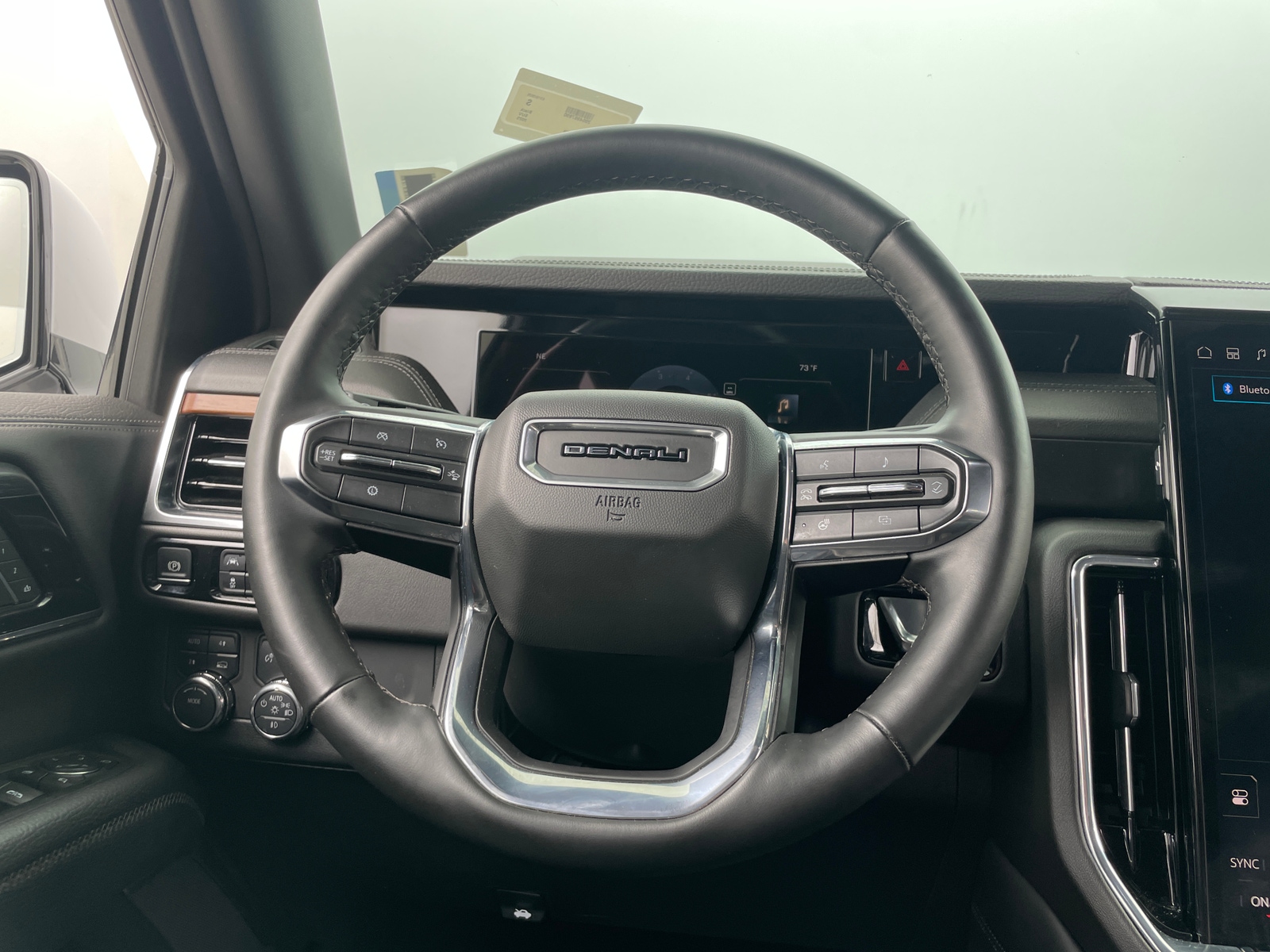 Thumbnail: 2025 GMC Yukon XL - 4