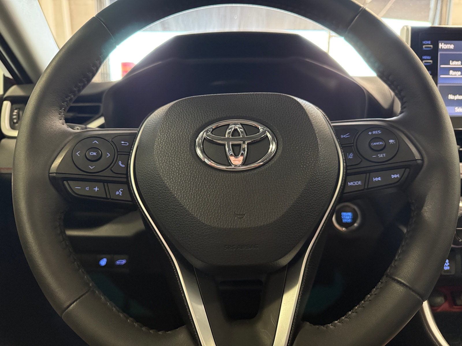 Thumbnail: 2021 Toyota RAV4 - 4