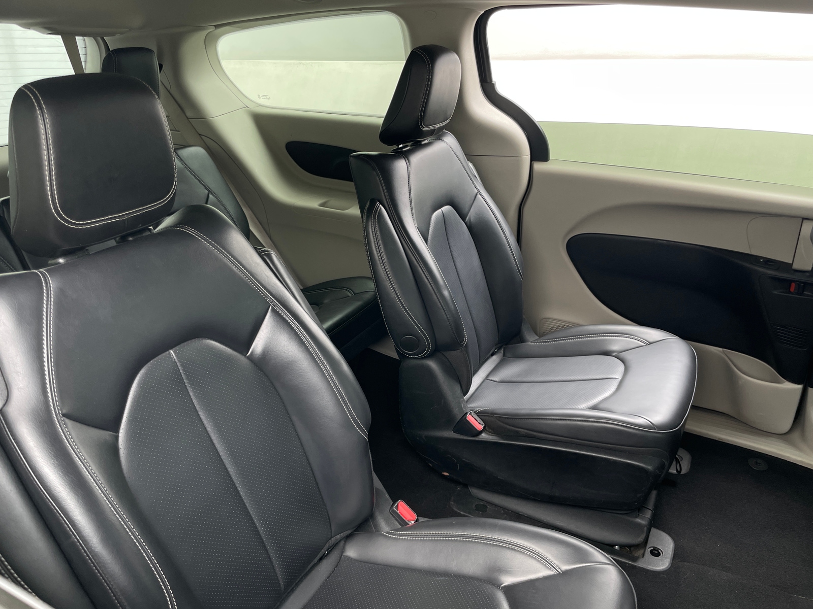 Thumbnail: 2023 Chrysler Pacifica - 5