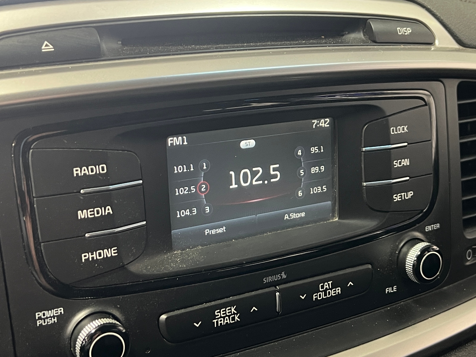 Thumbnail: 2018 Kia Sorento - 4