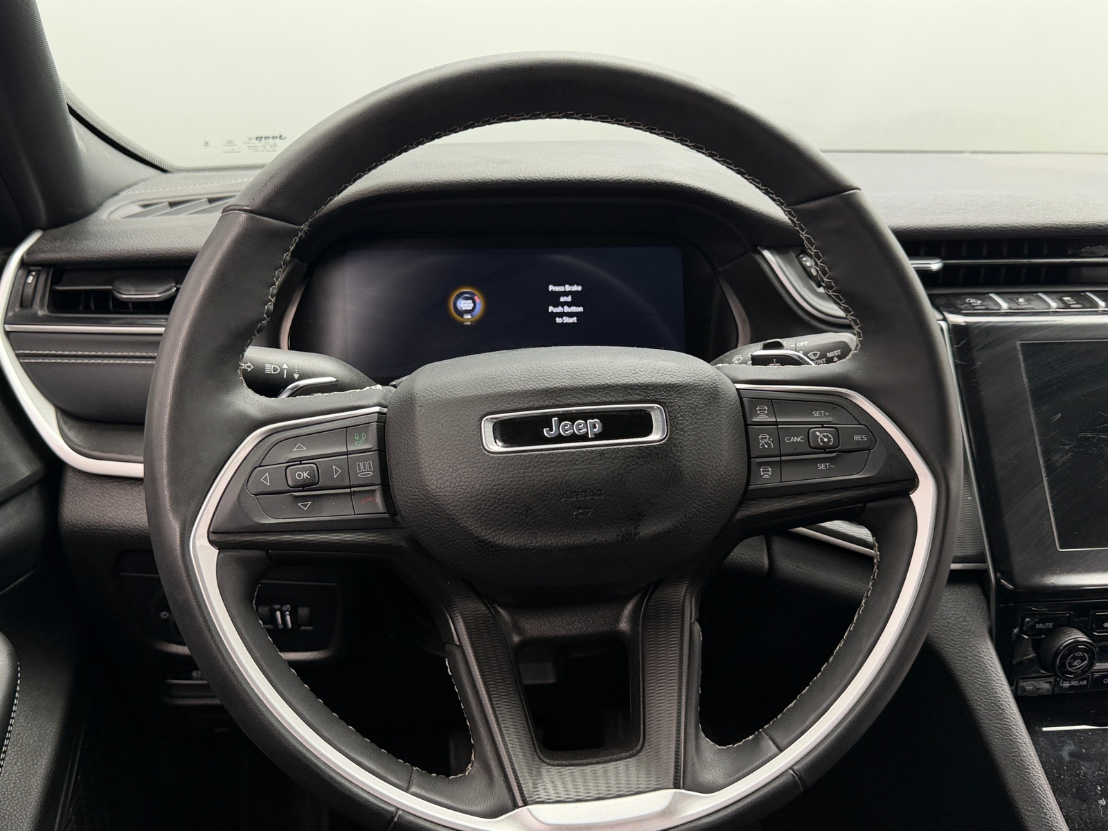 Thumbnail: 2024 Jeep Grand Cherokee - 4