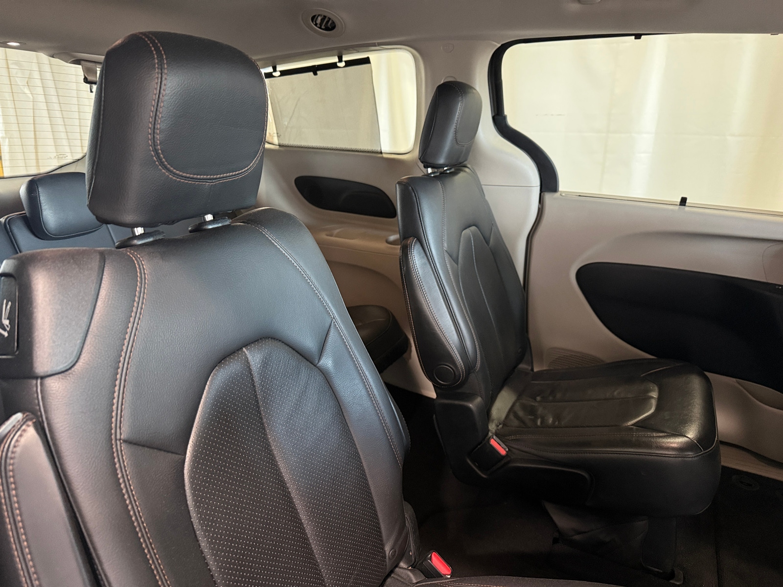 Thumbnail: 2017 Chrysler Pacifica - 5