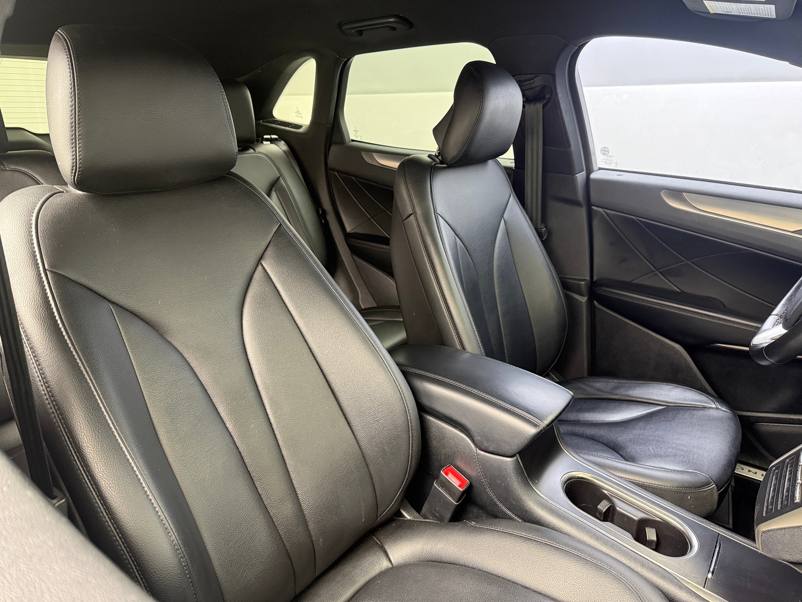 Thumbnail: 2017 Lincoln MKC - 2