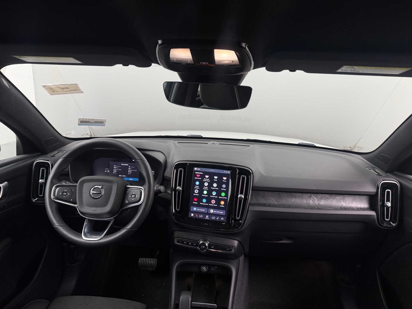 Thumbnail: 2023 Volvo C40 - 2