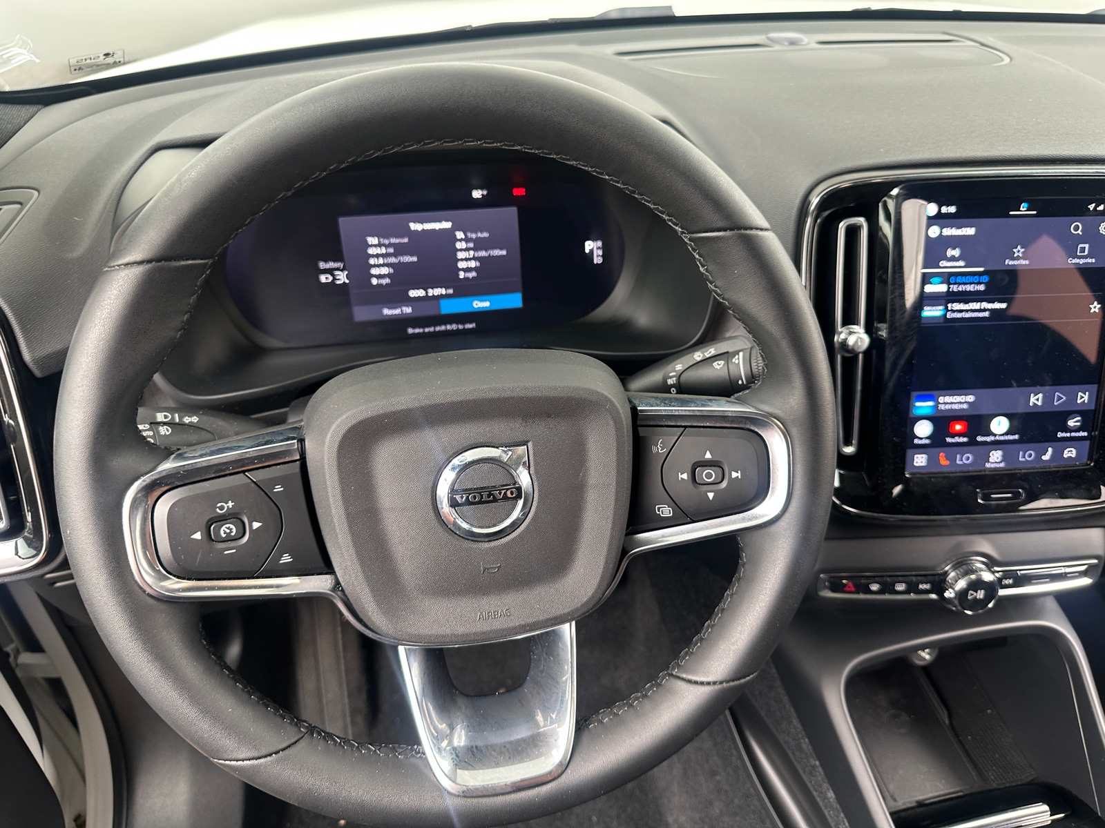 Thumbnail: 2023 Volvo C40 - 4