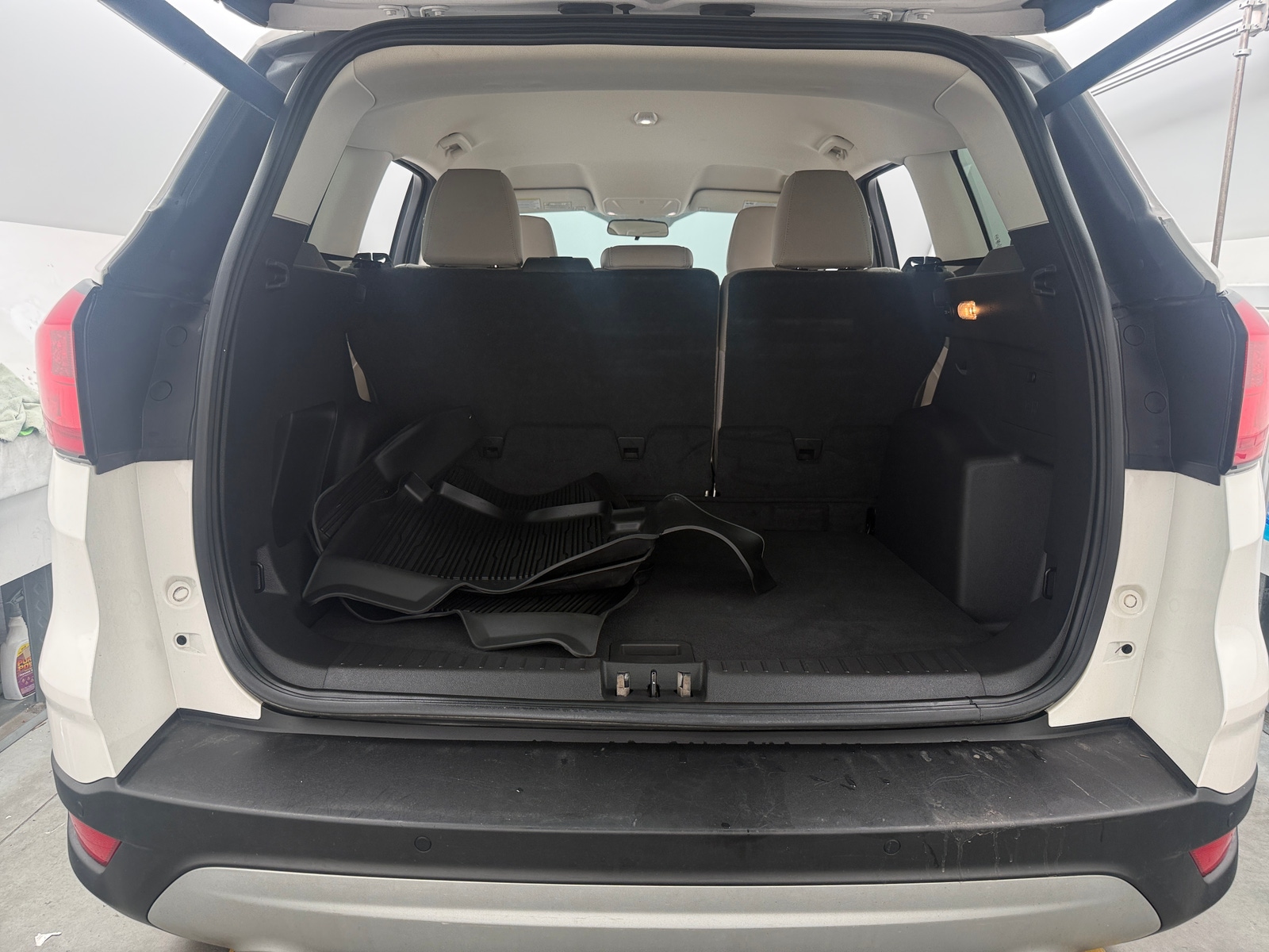Thumbnail: 2019 Ford Escape - 6