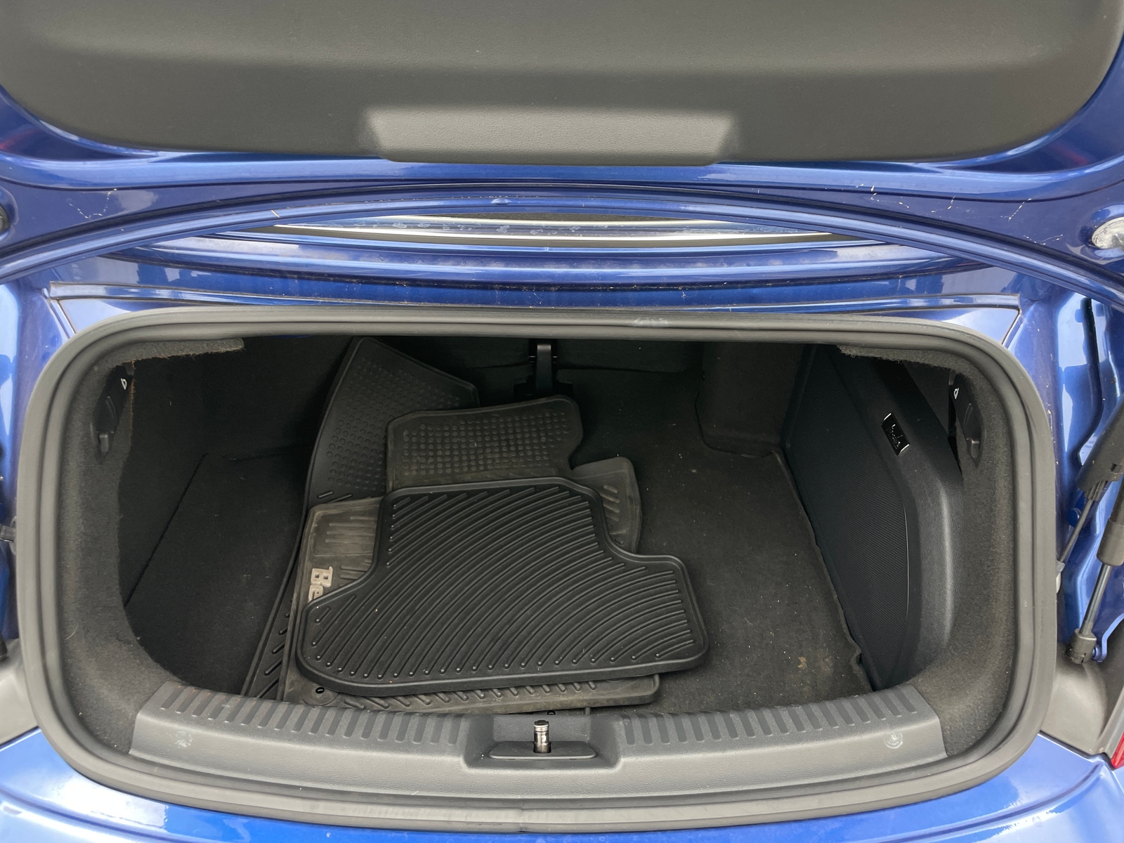 Thumbnail: 2013 Volkswagen Beetle - 6