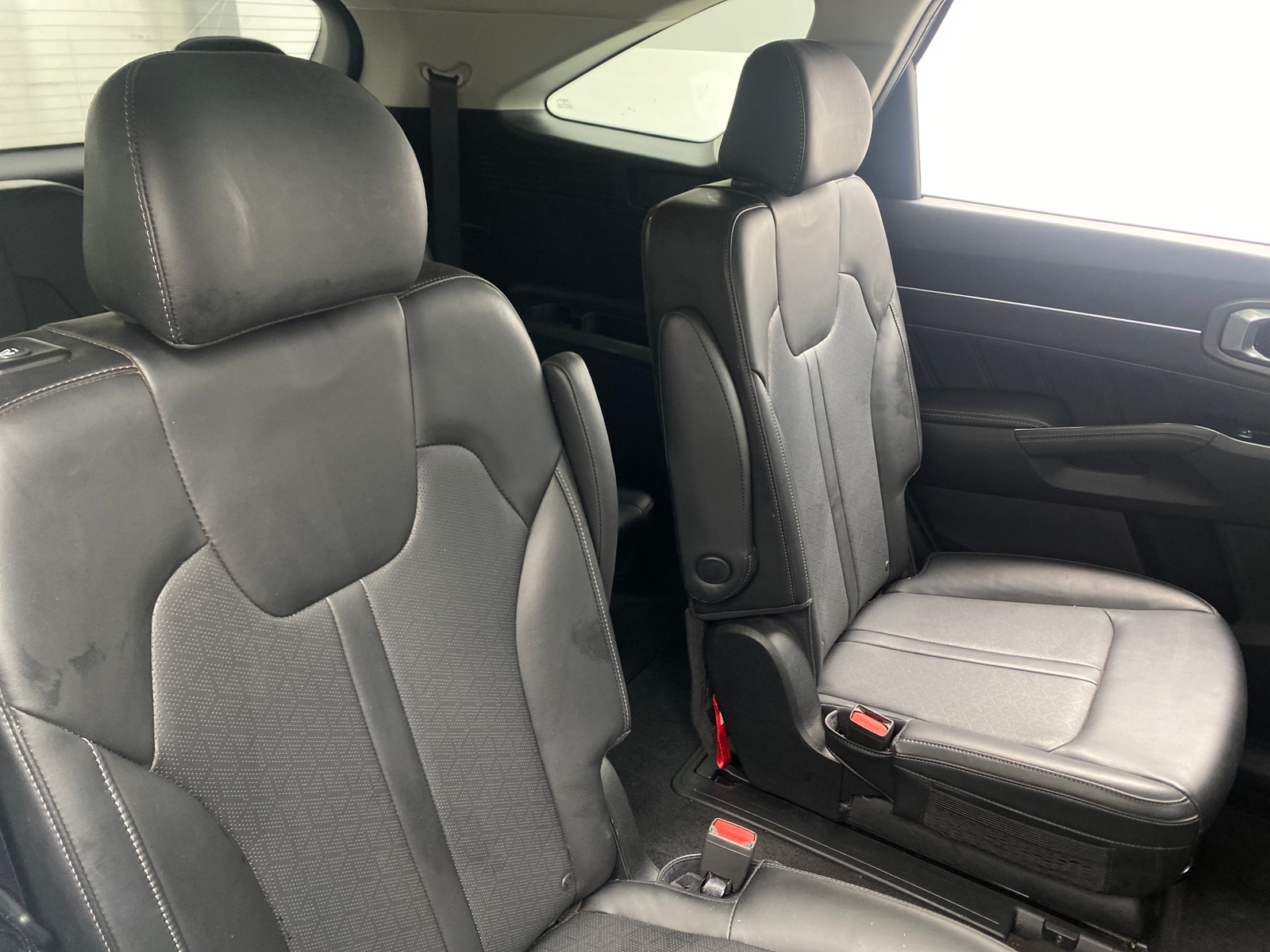 Thumbnail: 2023 Kia Sorento - 5