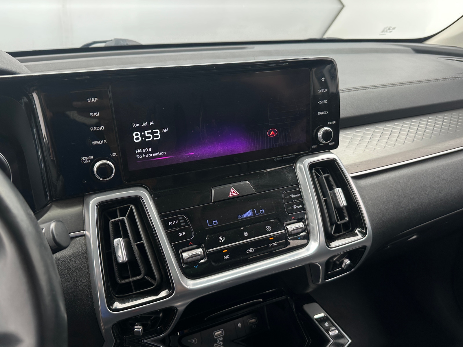 Thumbnail: 2023 Kia Sorento - 3