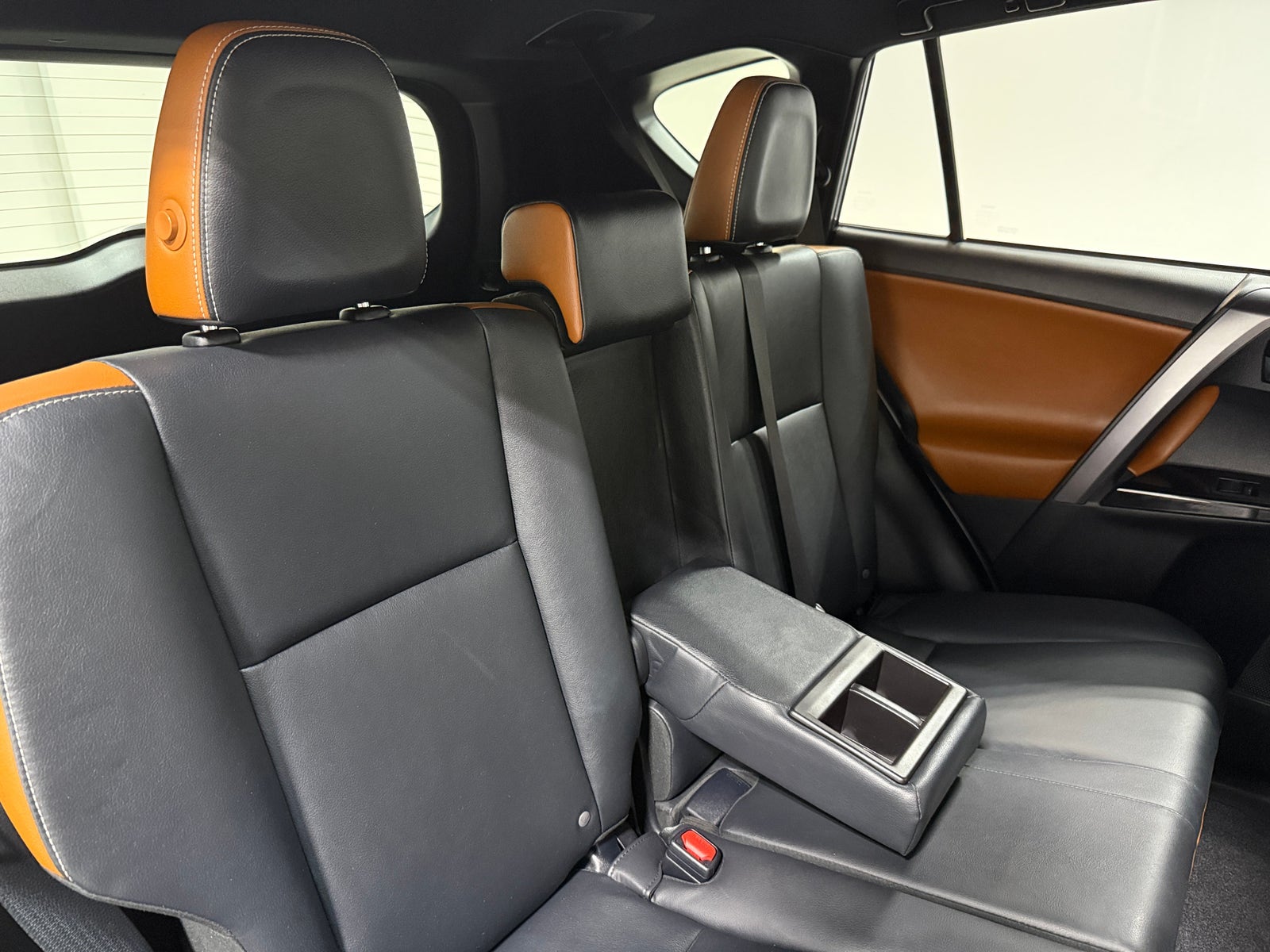 Thumbnail: 2016 Toyota RAV4 - 5