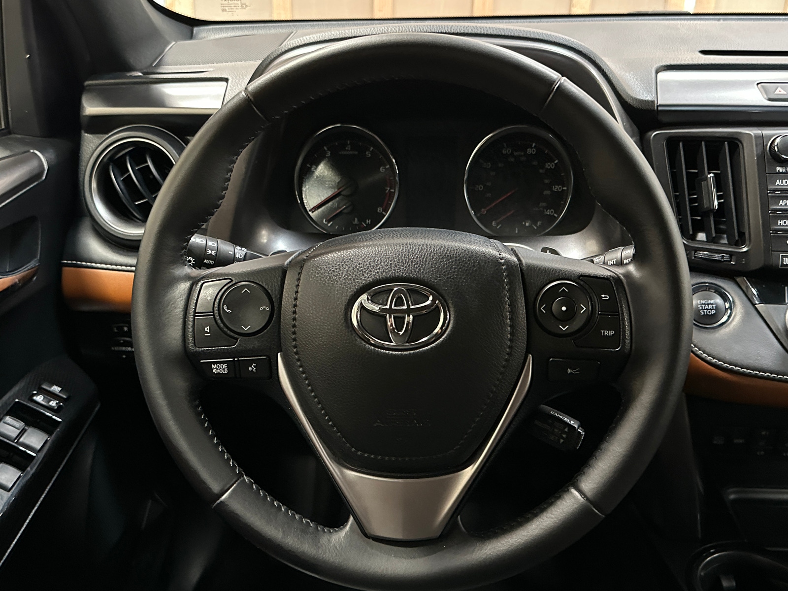 Thumbnail: 2016 Toyota RAV4 - 4
