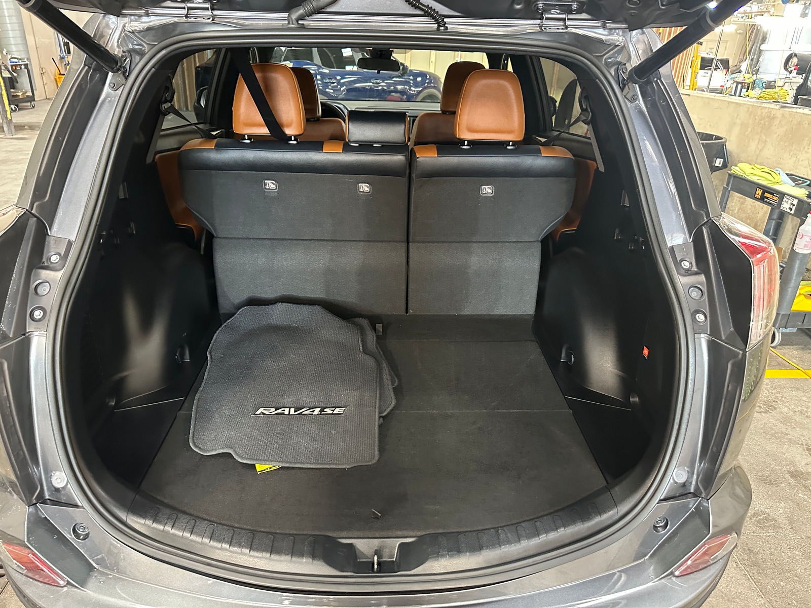 Thumbnail: 2016 Toyota RAV4 - 6