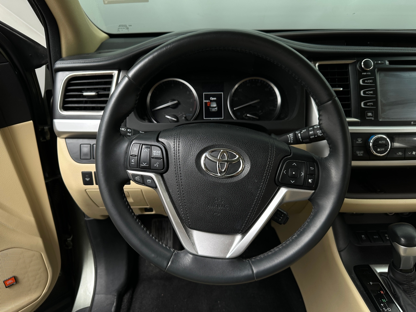 Thumbnail: 2016 Toyota Highlander - 4