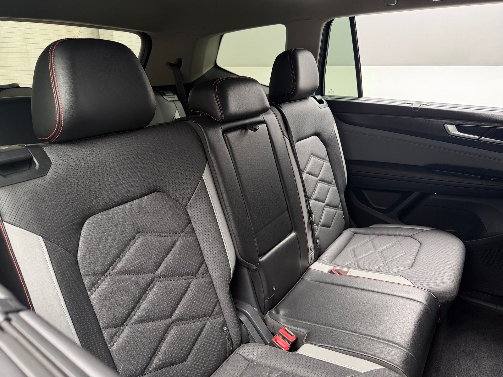 Thumbnail: 2024 Volkswagen Atlas - 5